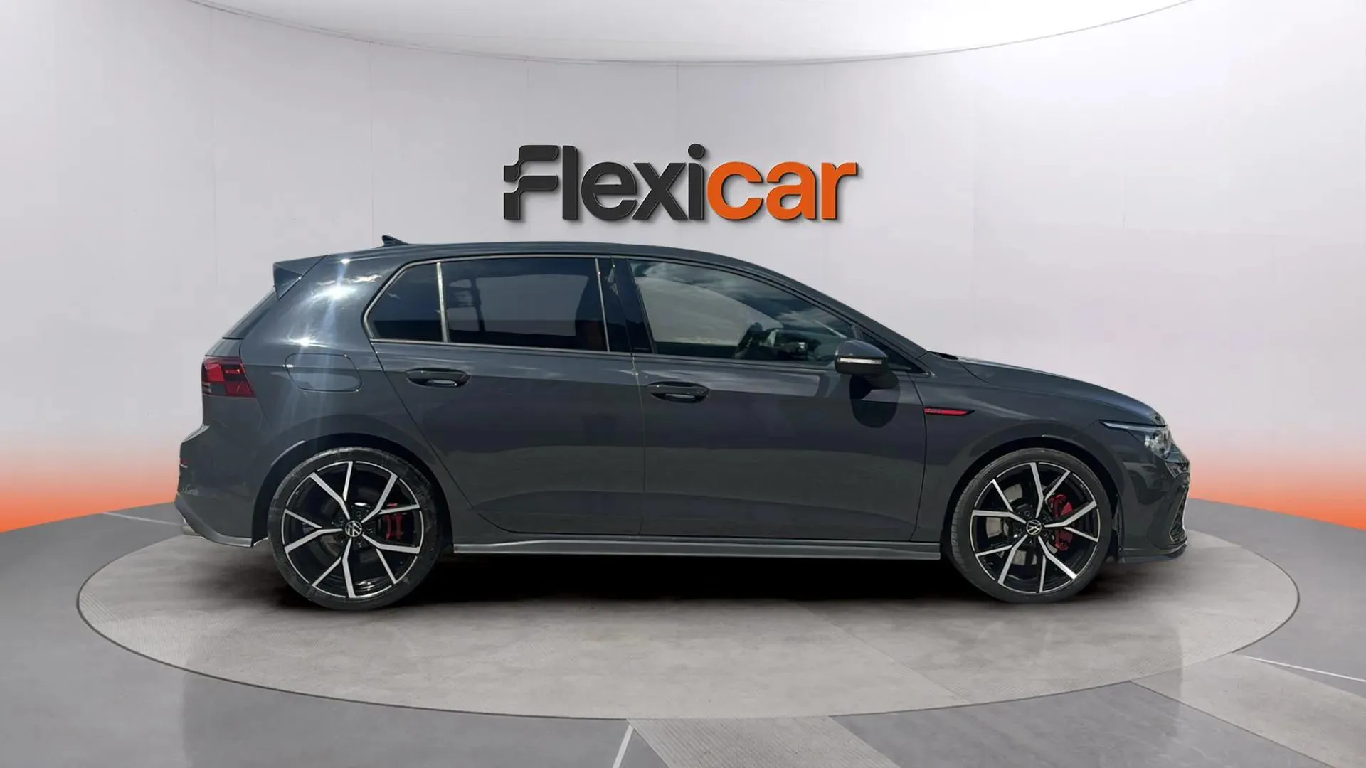 Volkswagen Golf GTI 2.0 TSI DSG - foto 8