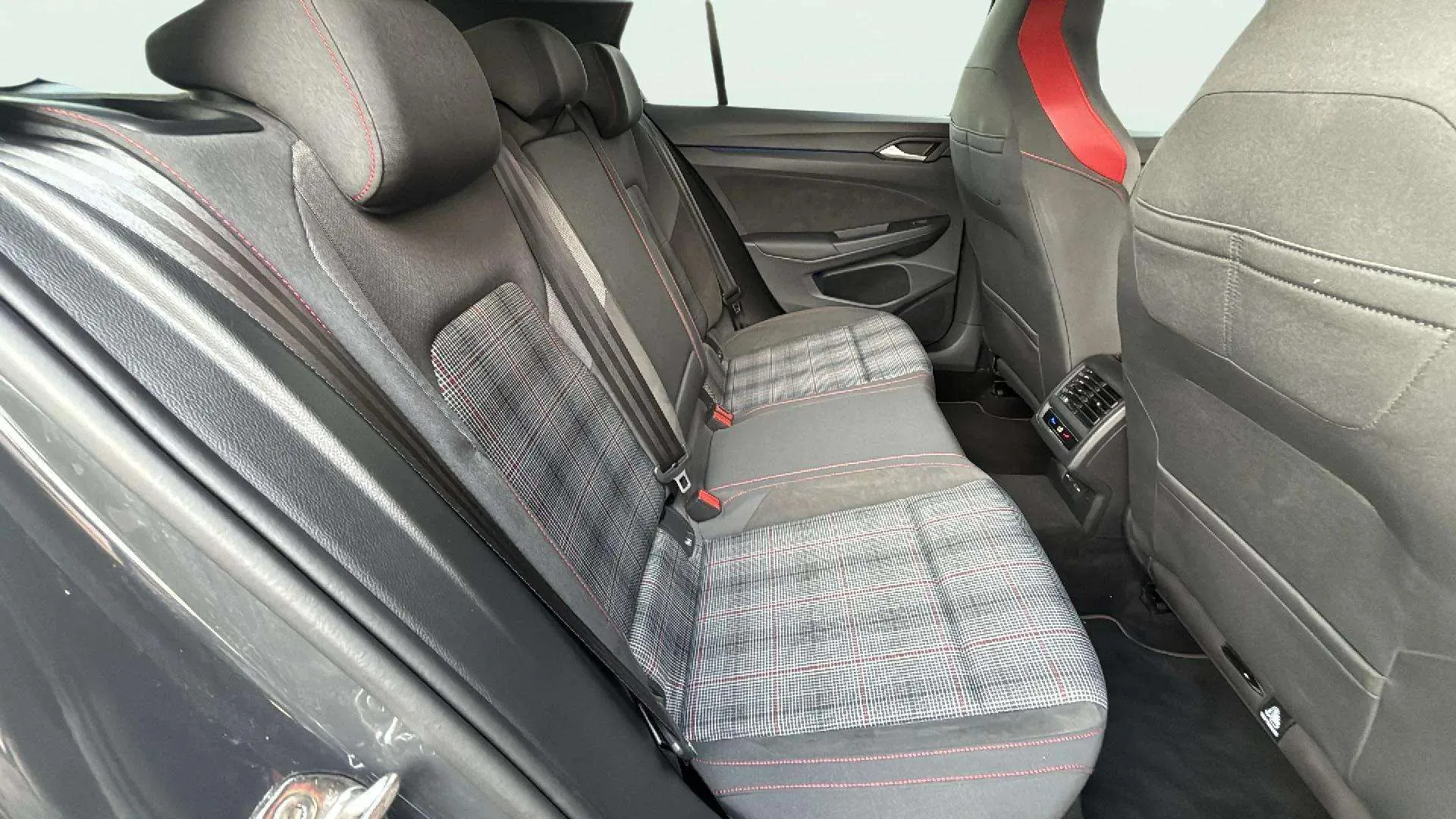 Volkswagen Golf GTI 2.0 TSI DSG - foto 16