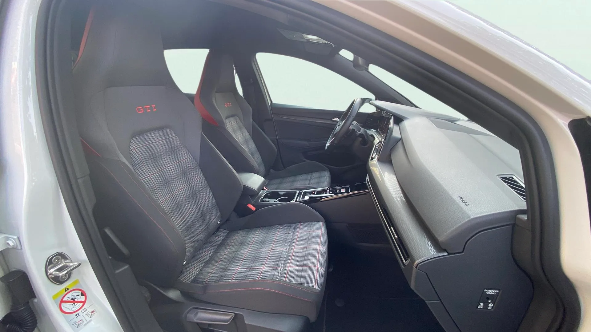 Volkswagen Golf GTI 2.0 TSI DSG - foto 16