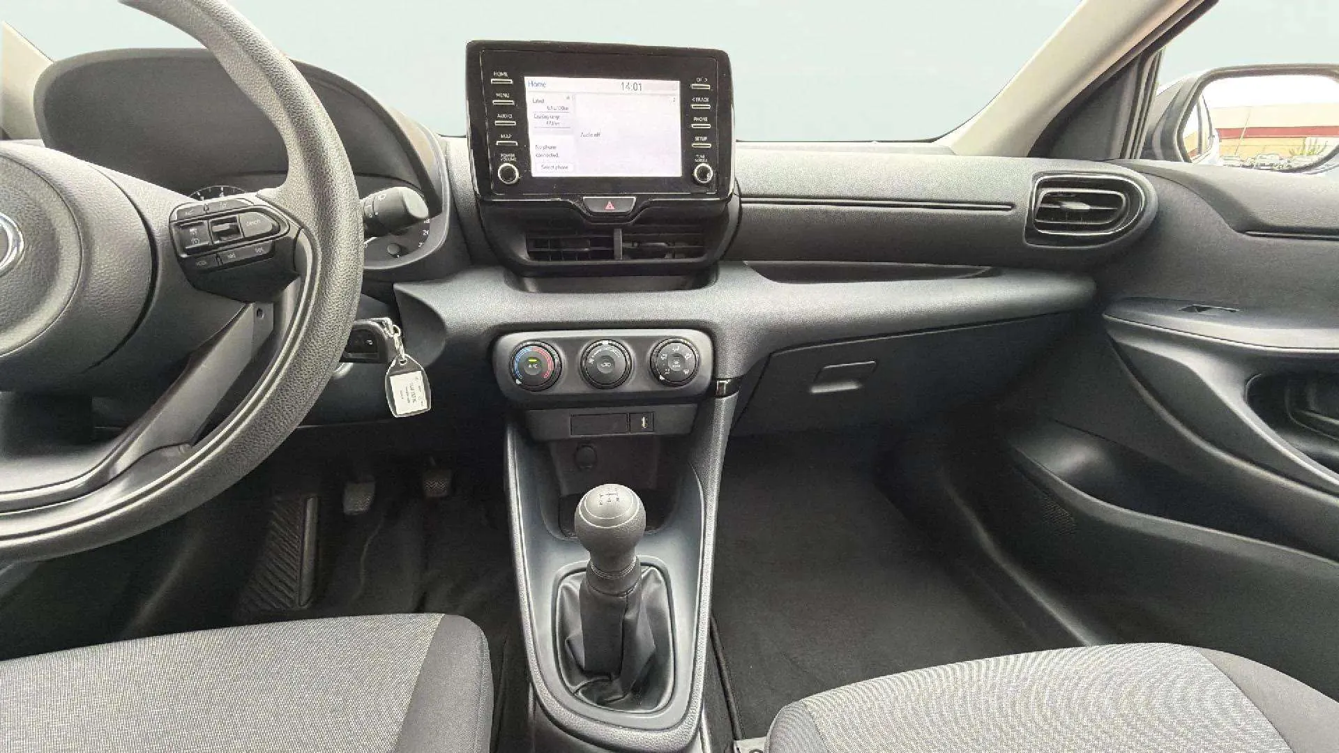 Toyota Yaris 1.0 70 Active - foto 17