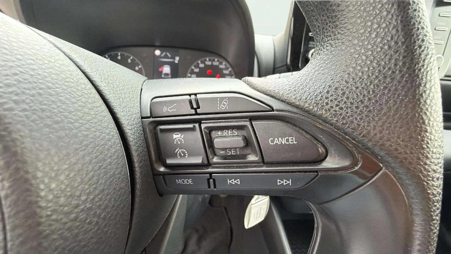Toyota Yaris 1.0 70 Active - foto 24