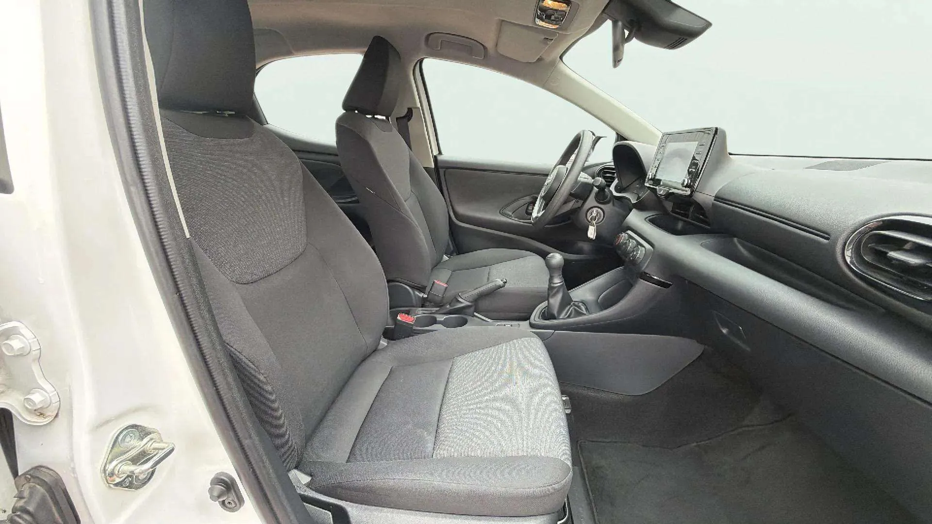 Toyota Yaris 1.0 70 Active - foto 19