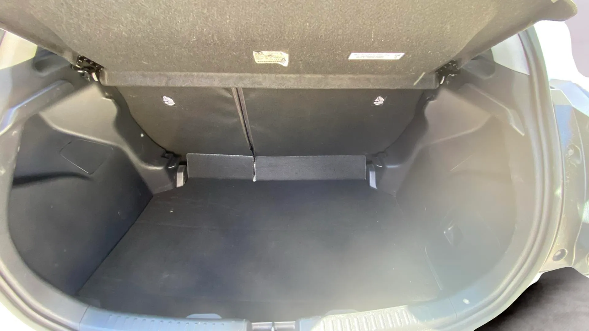Toyota Yaris 1.0 70 Active - foto 23