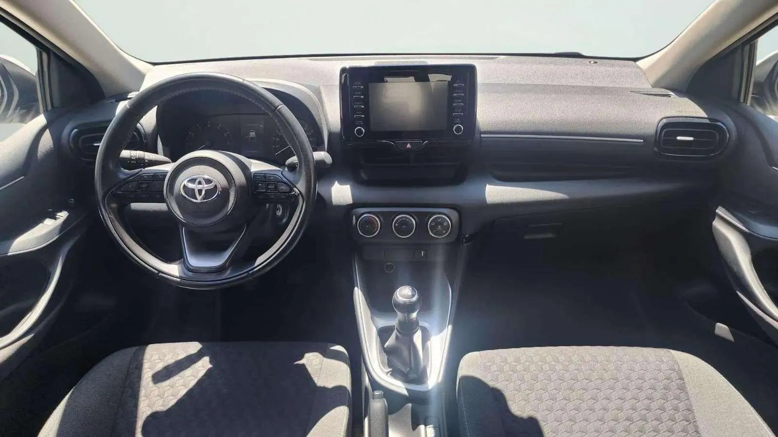 Toyota Yaris 1.0 70 Active - foto 9