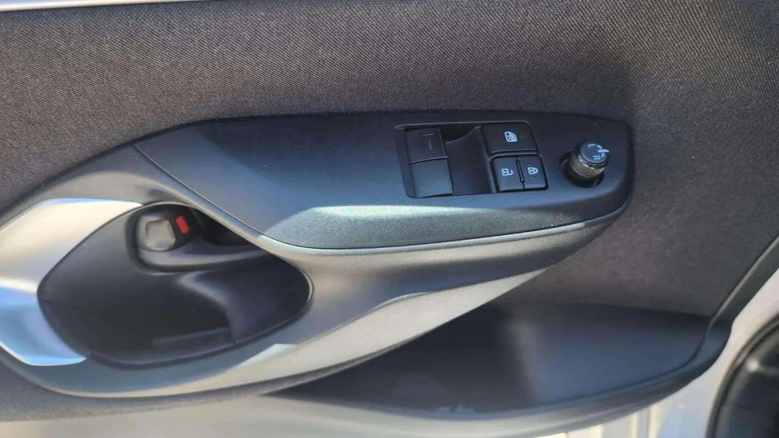 Toyota Yaris 1.0 70 Active - foto 18