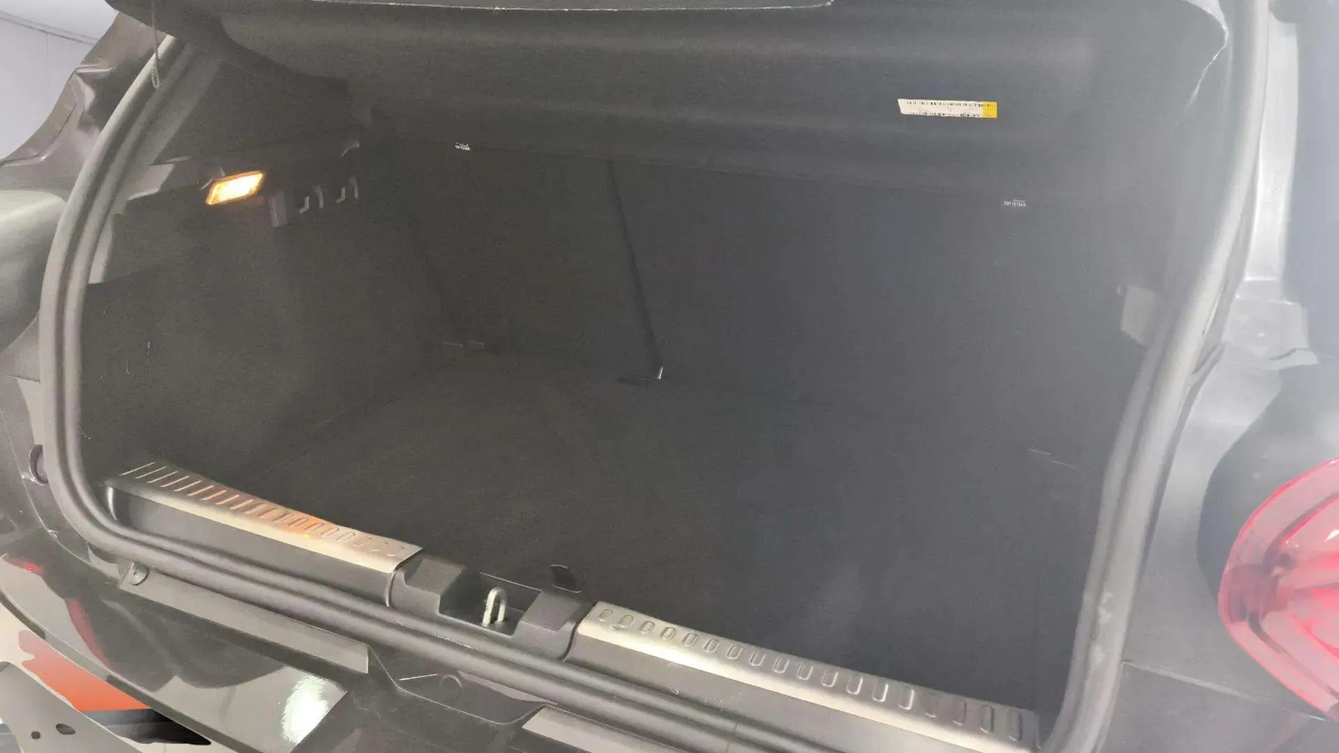 Dacia Sandero Stepway Essential TCe (90V) - foto 6