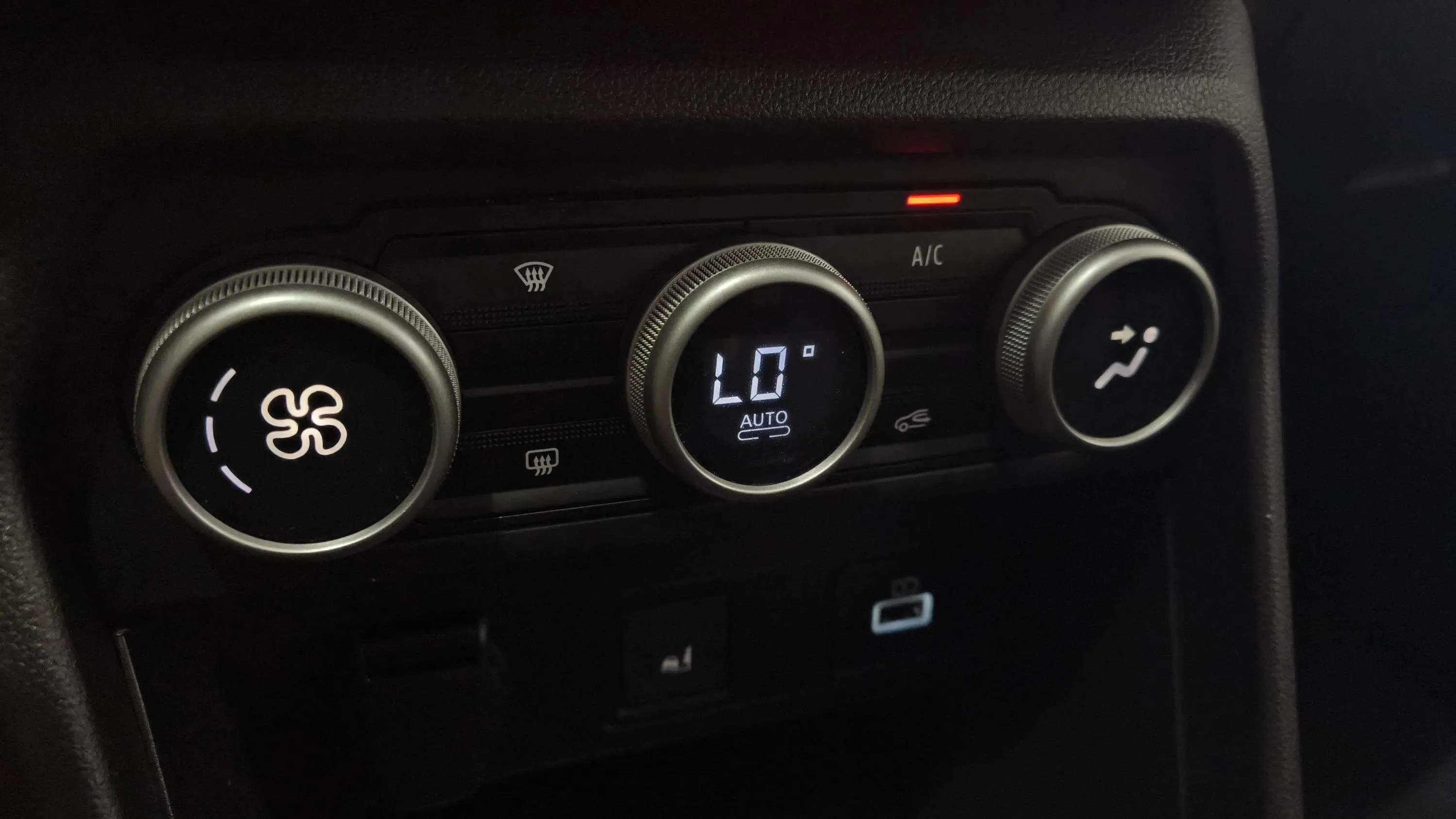 Dacia Sandero Stepway Essential TCe (90V) - foto 17