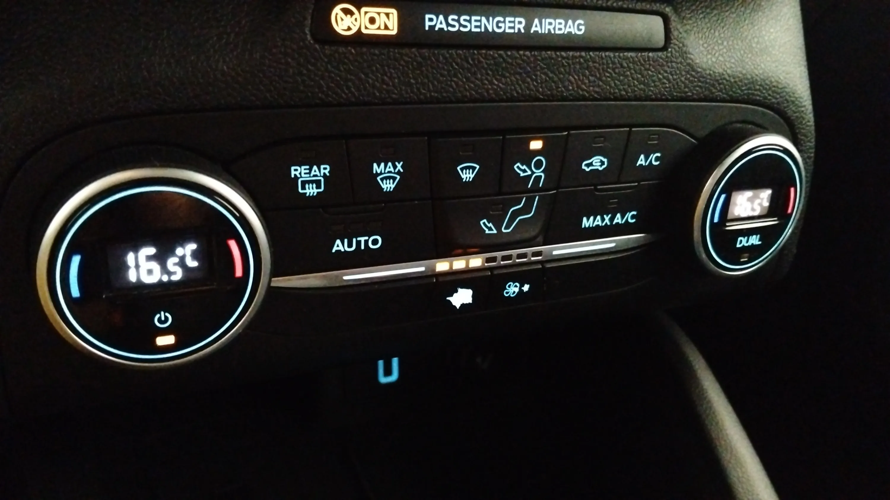 Ford Focus 1.5 EcoBlue Active - foto 8