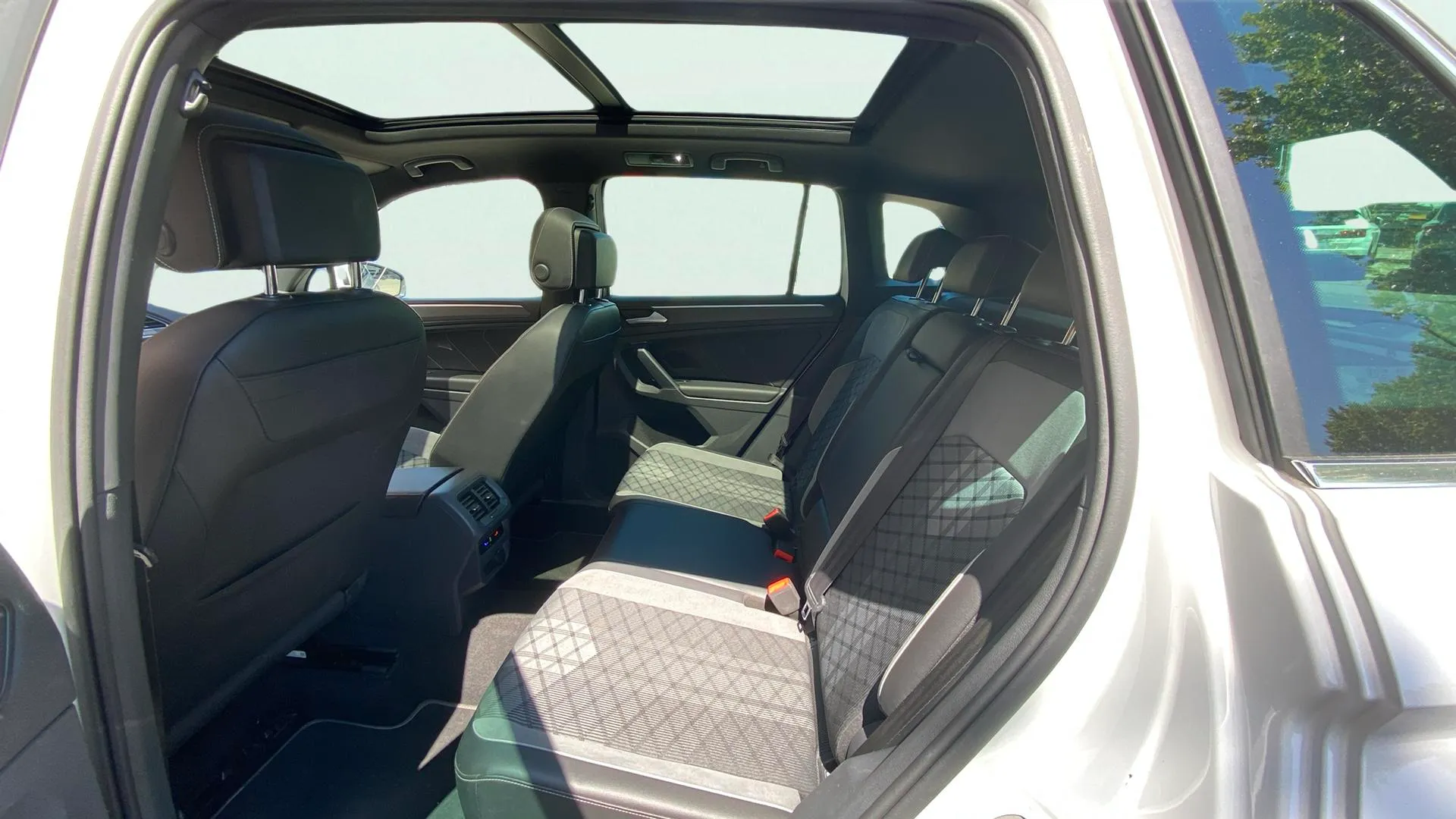 Volkswagen Tiguan R-Line 2.0 TDI DSG - foto 17
