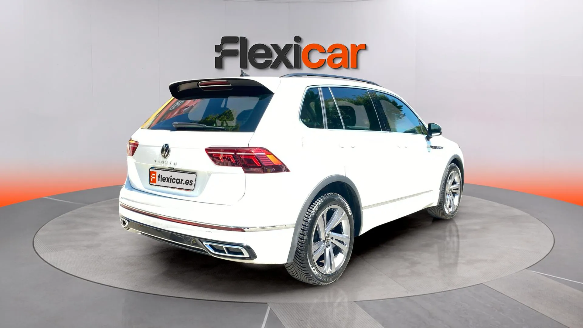 Volkswagen Tiguan R-Line 2.0 TDI DSG - foto 3