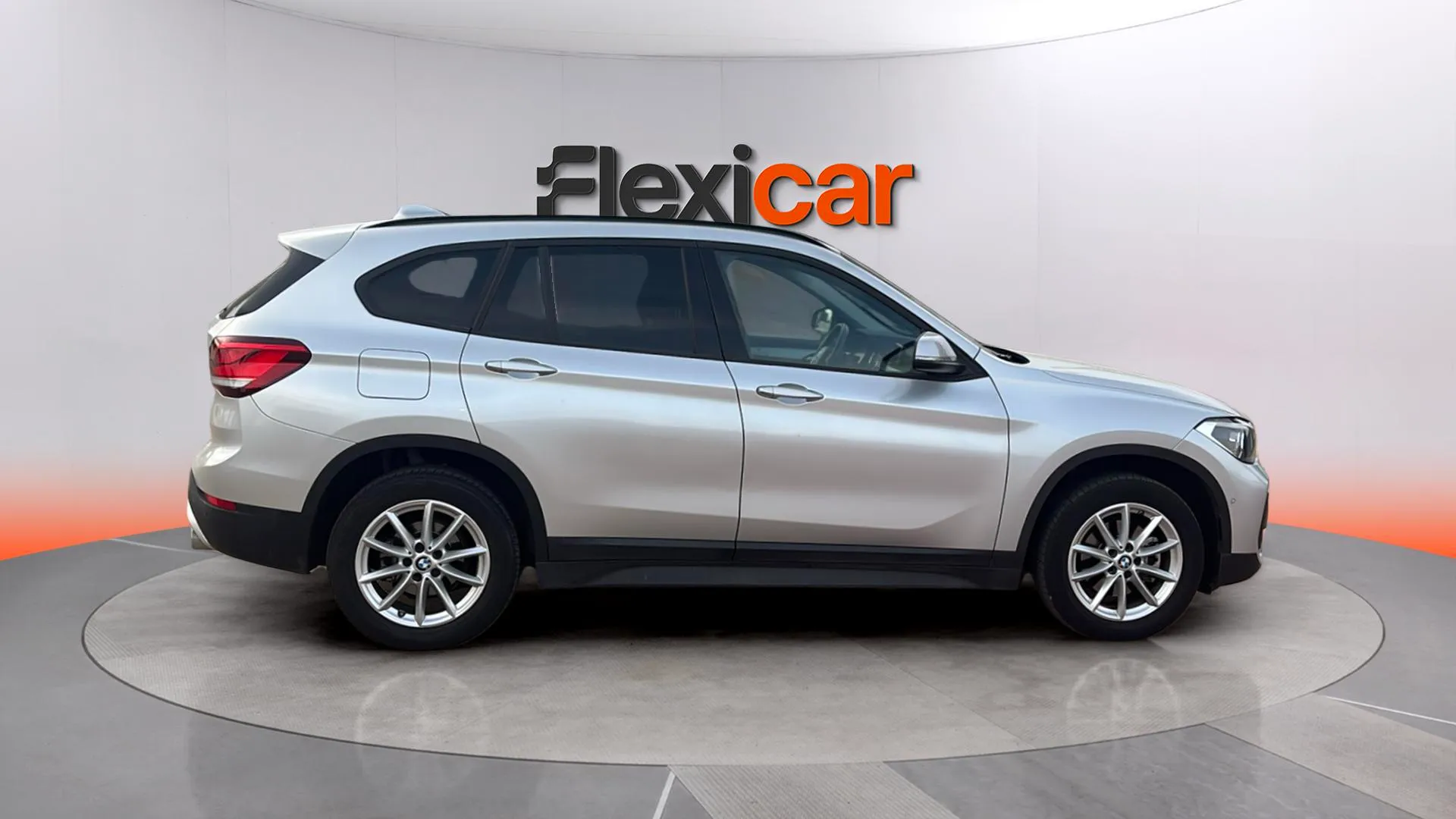 BMW X1 sDrive18d - foto 8