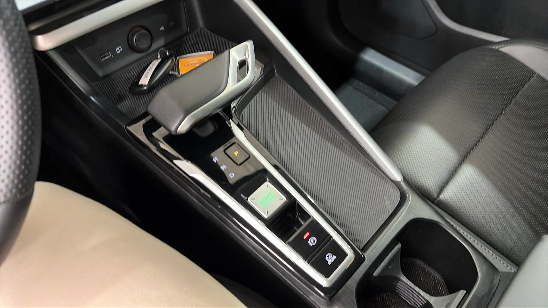 MG ZS Hybrid+ Luxury - foto 26