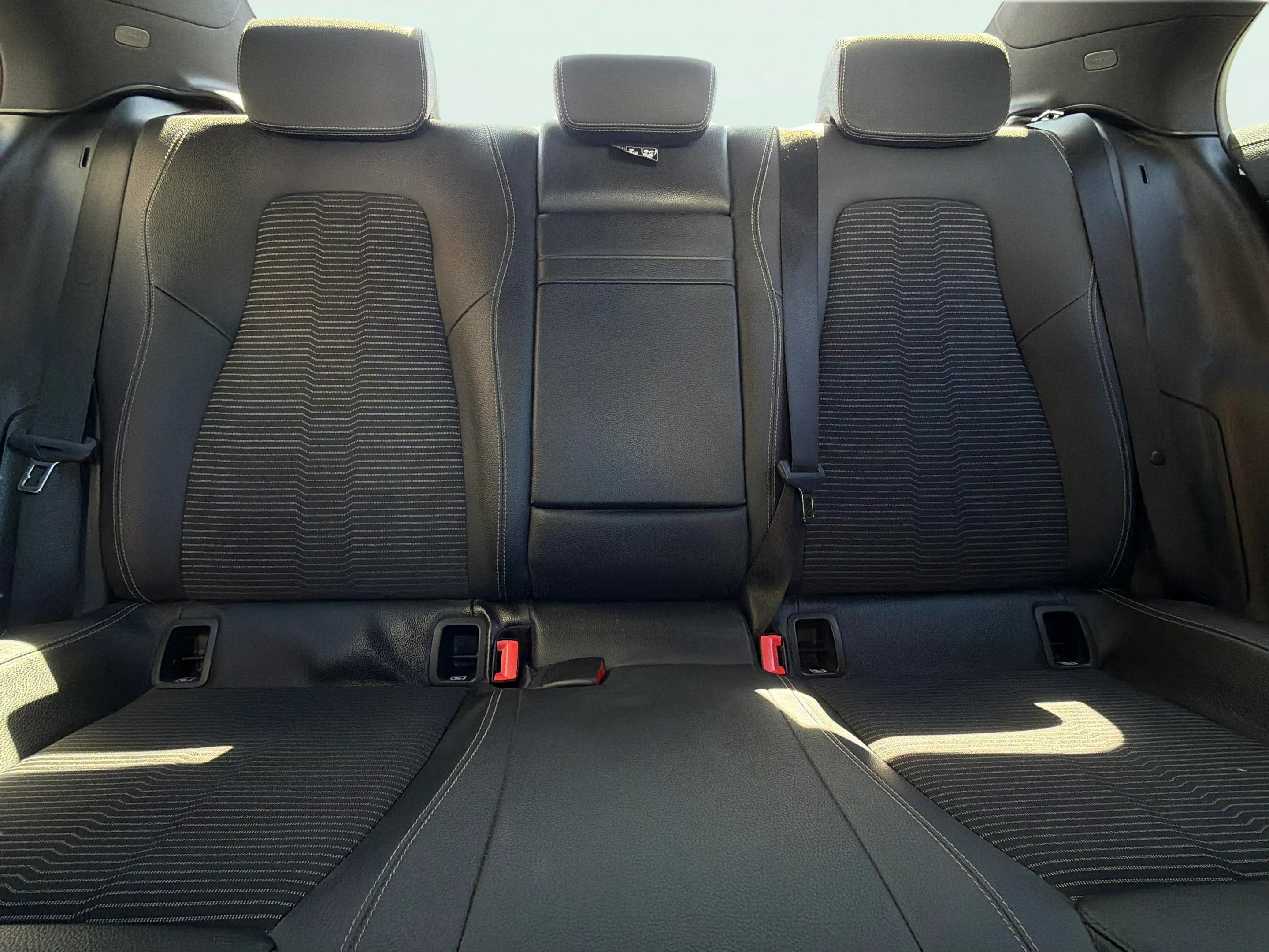 Mercedes-Benz CLA 200 - foto 12