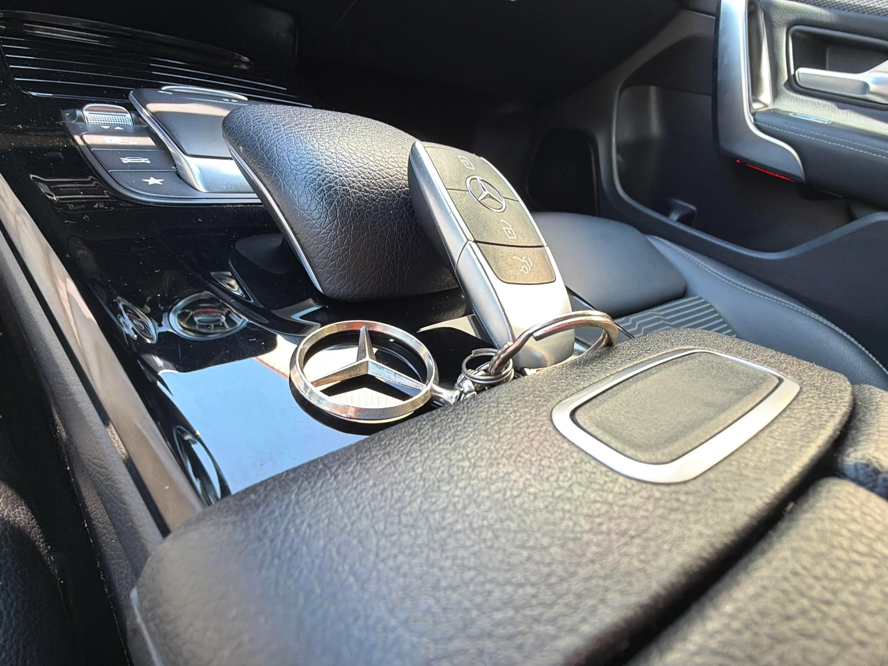 Mercedes-Benz CLA 200 - foto 15