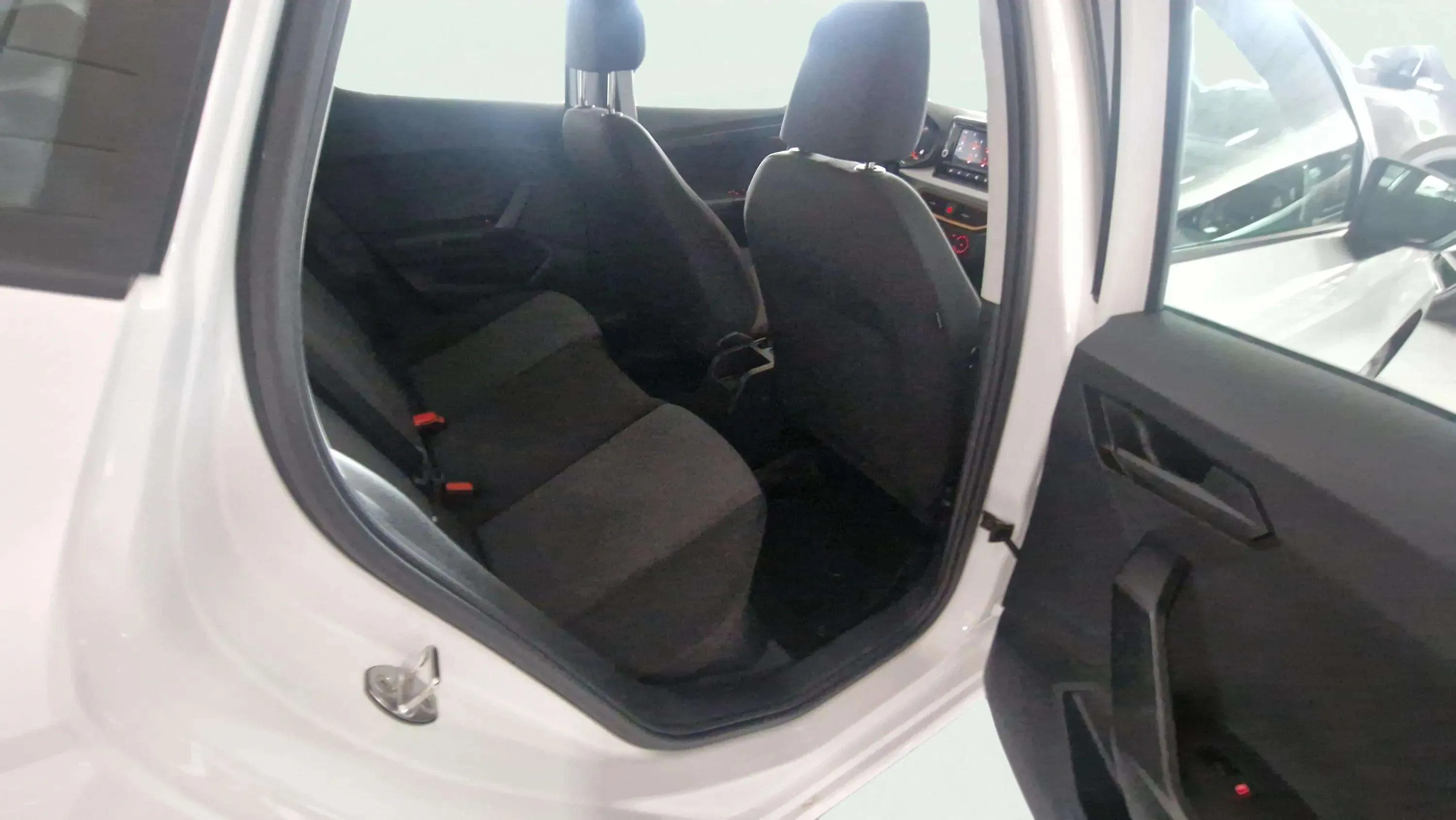 SEAT Ibiza 1.0 MPI Reference - foto 20