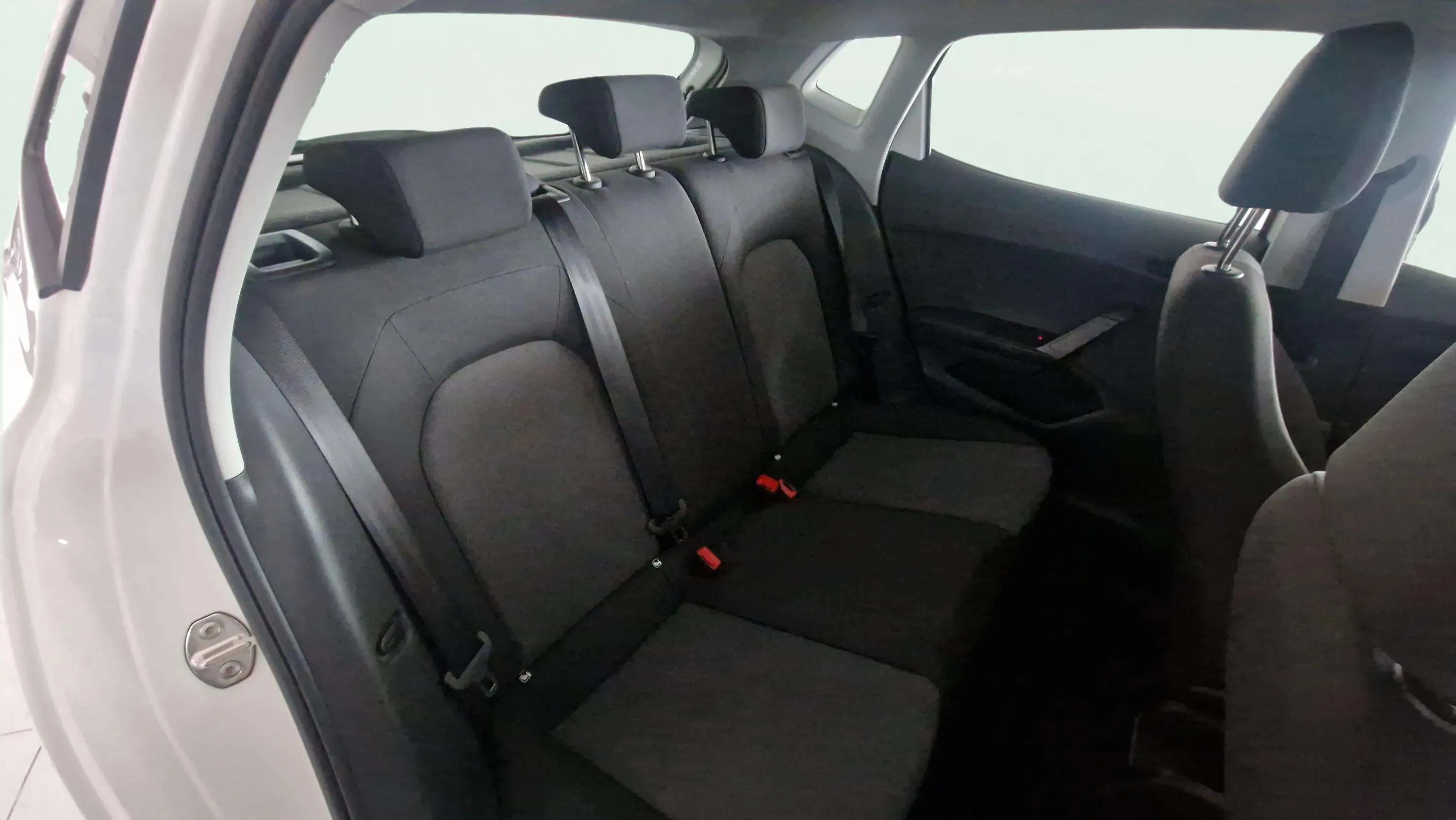 SEAT Ibiza 1.0 MPI Reference - foto 21