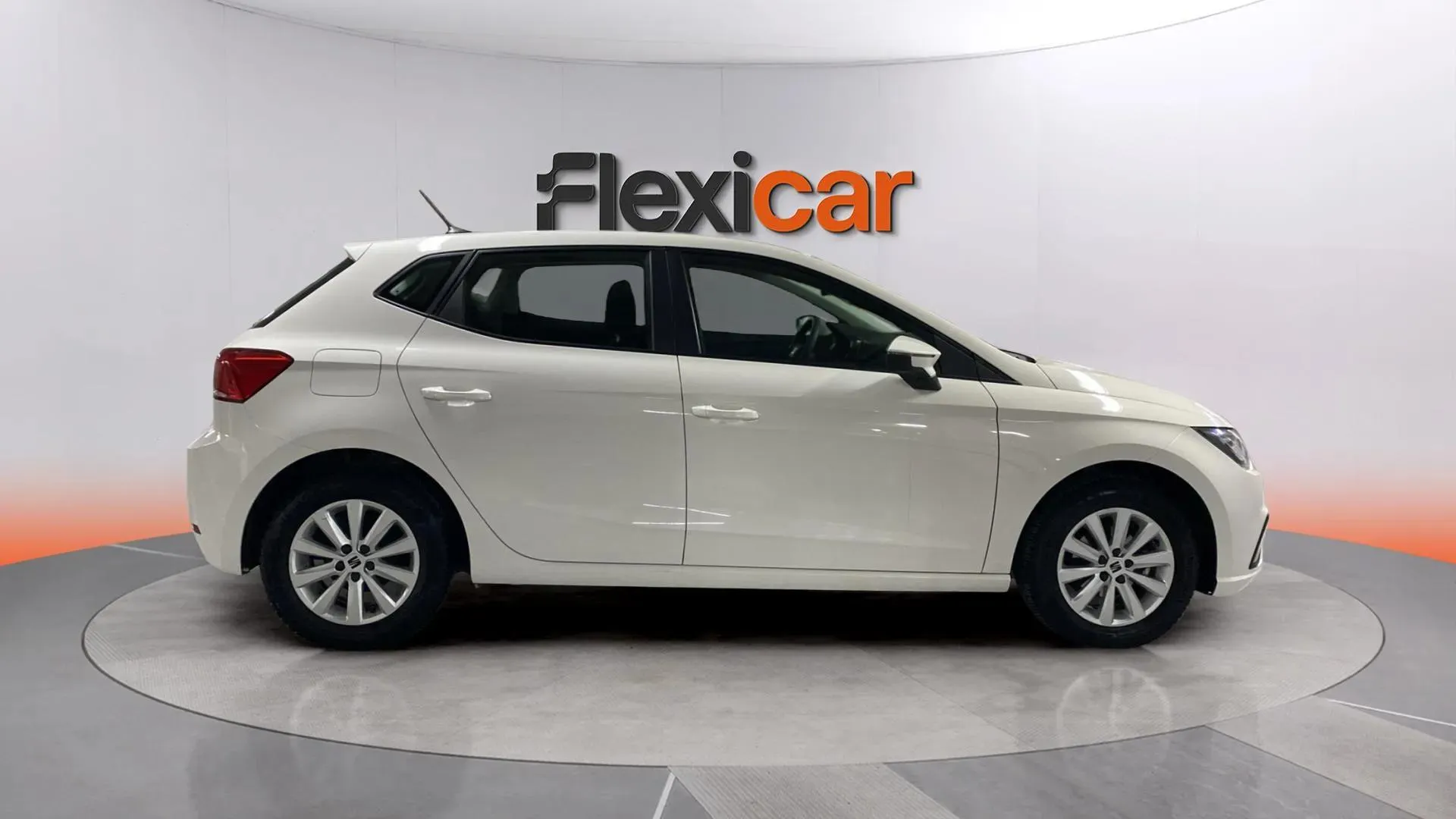 SEAT Ibiza 1.0 MPI Reference - foto 8