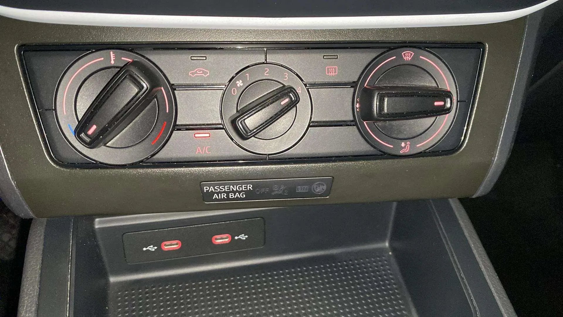 SEAT Ibiza 1.0 MPI Reference - foto 17
