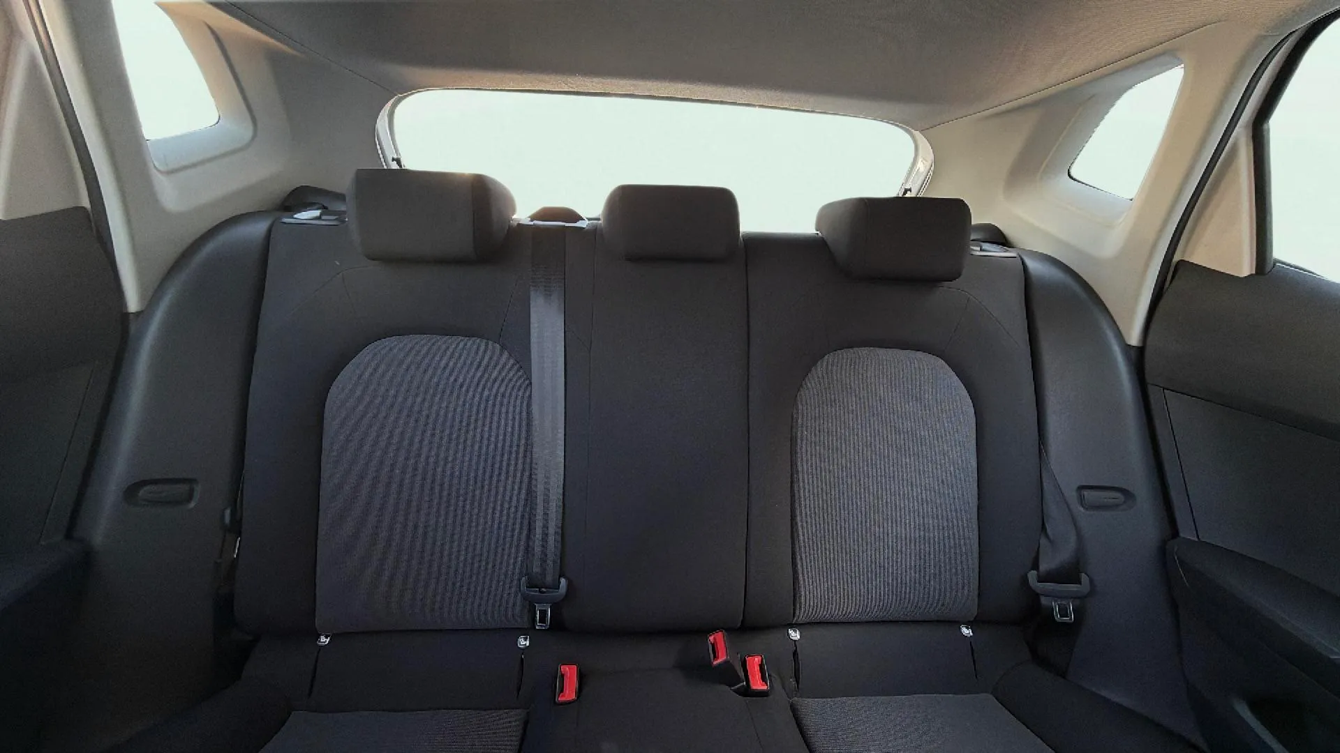SEAT Ibiza 1.0 MPI Reference - foto 17