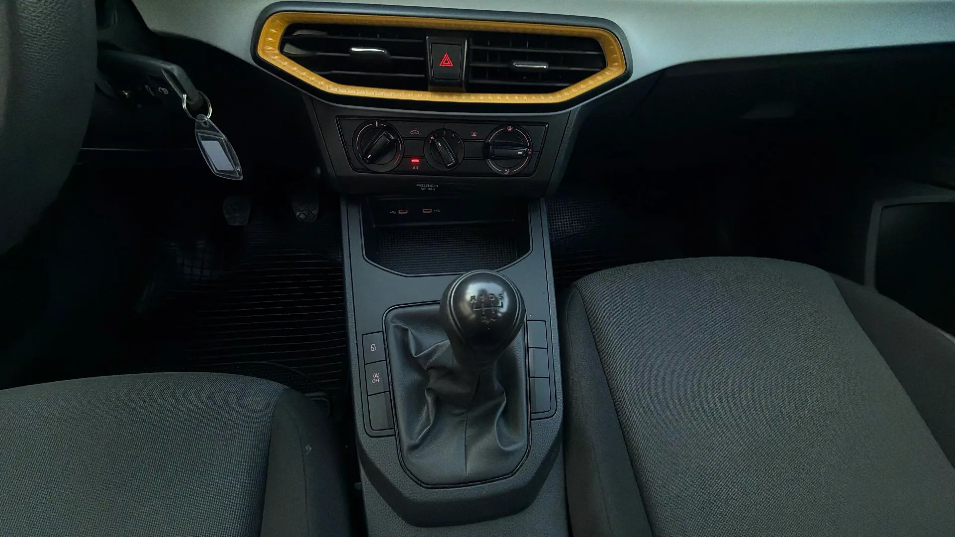 SEAT Ibiza 1.0 MPI Reference - foto 14