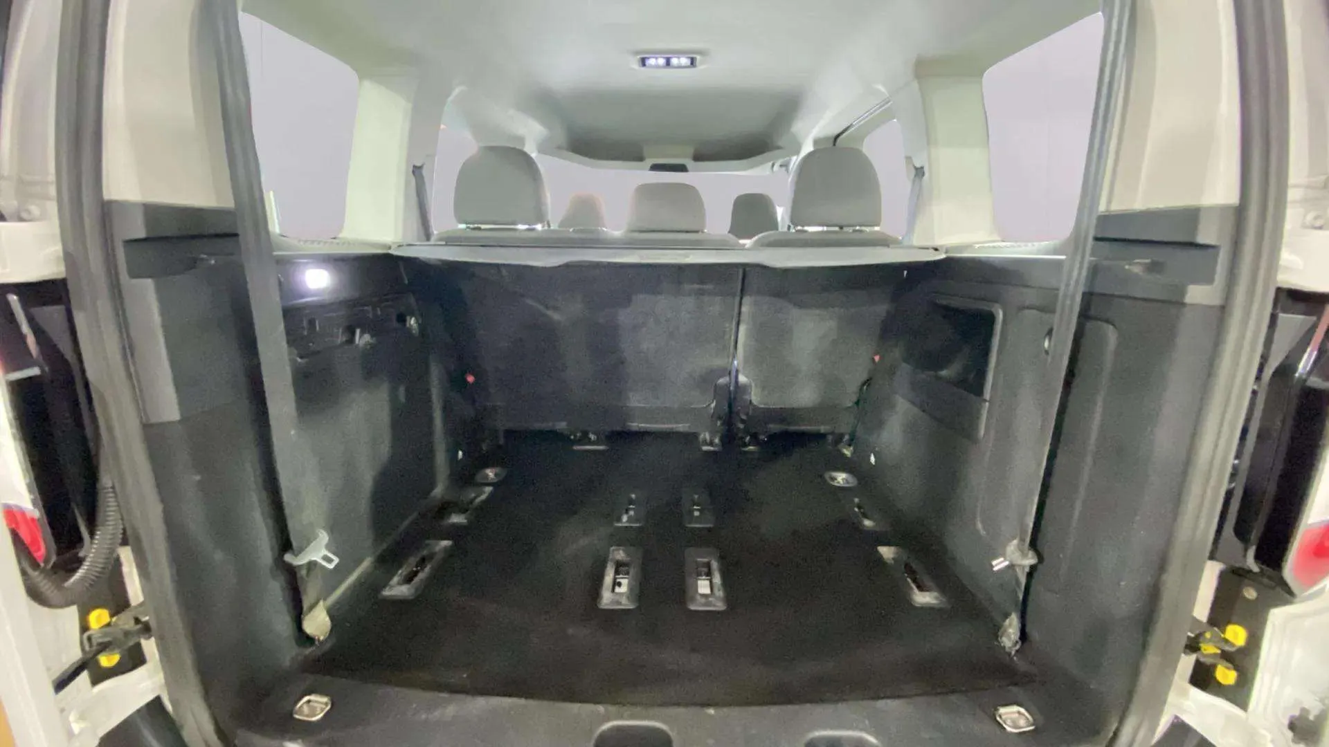 Volkswagen Caddy California 2.0 TDI - foto 20