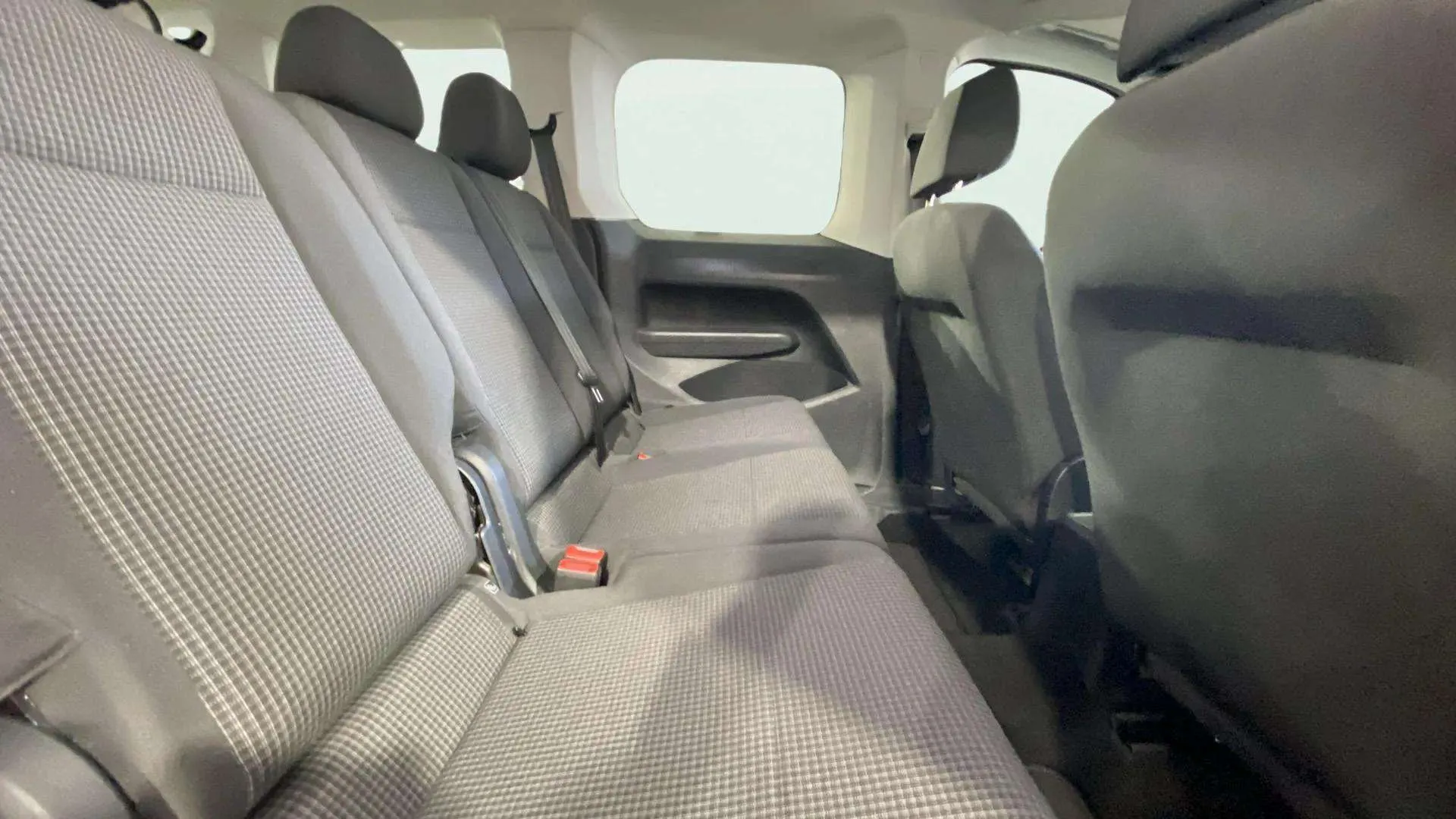 Volkswagen Caddy California 2.0 TDI - foto 16