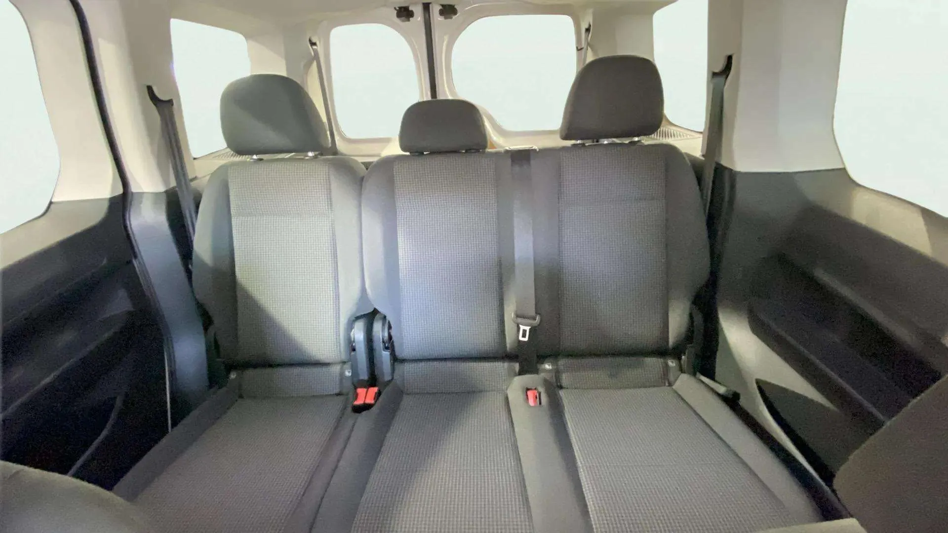 Volkswagen Caddy California 2.0 TDI - foto 15