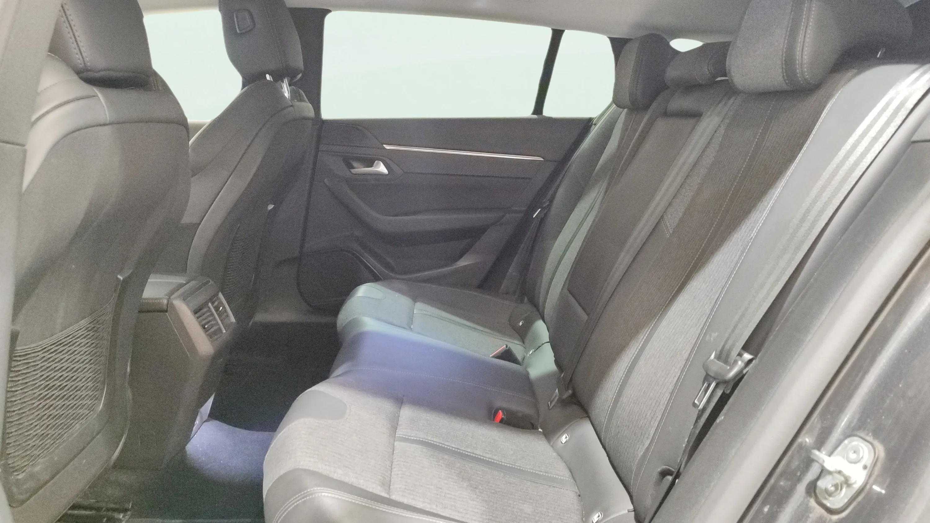 Peugeot 508 SW Allure Hybrid 225 e-EAT8 - foto 10