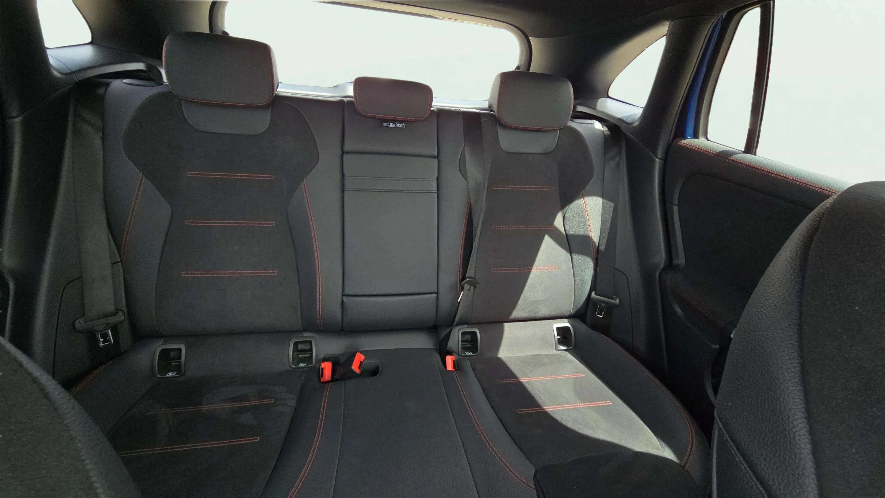 Mercedes-Benz EQA 250+ - foto 16