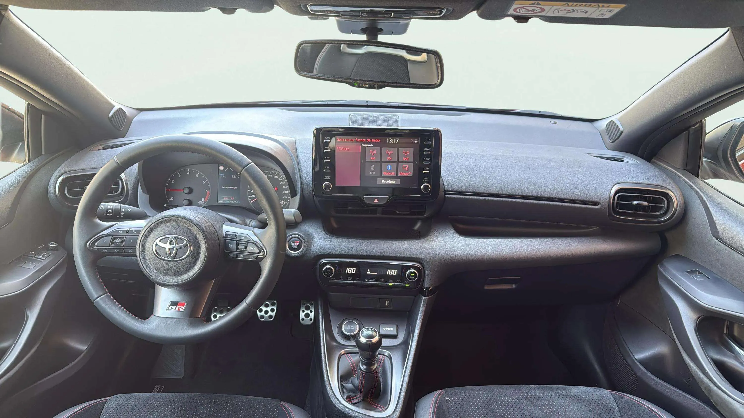 Toyota Yaris 1.6 - foto 15