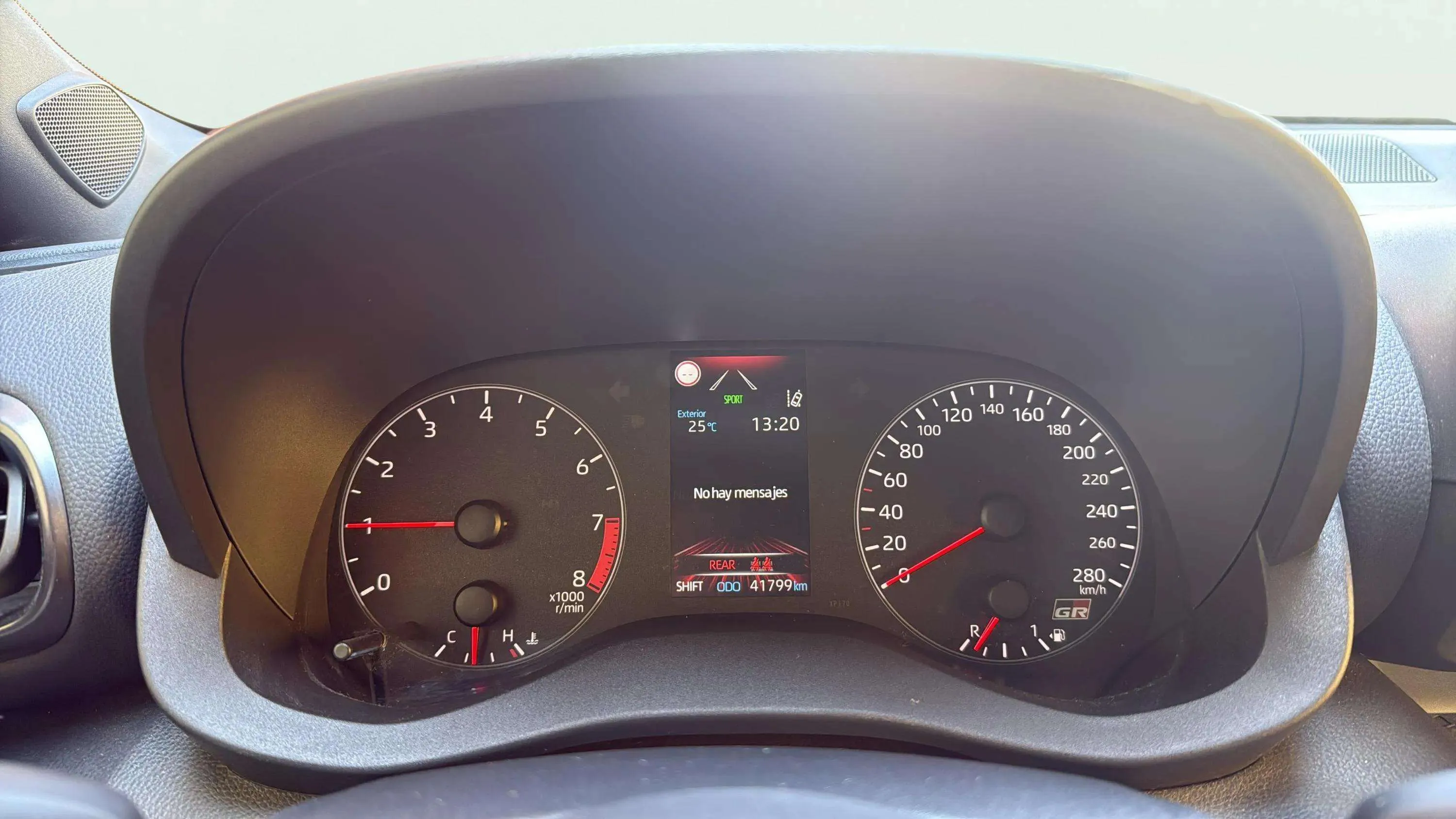 Toyota Yaris 1.6 - foto 28