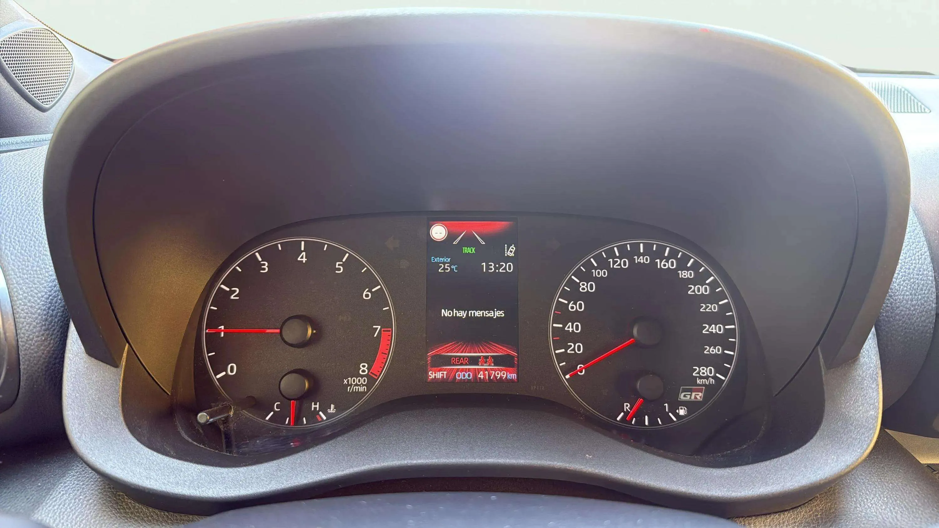 Toyota Yaris 1.6 - foto 29