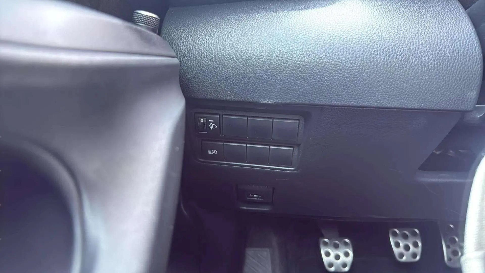 Toyota Yaris 1.6 - foto 18