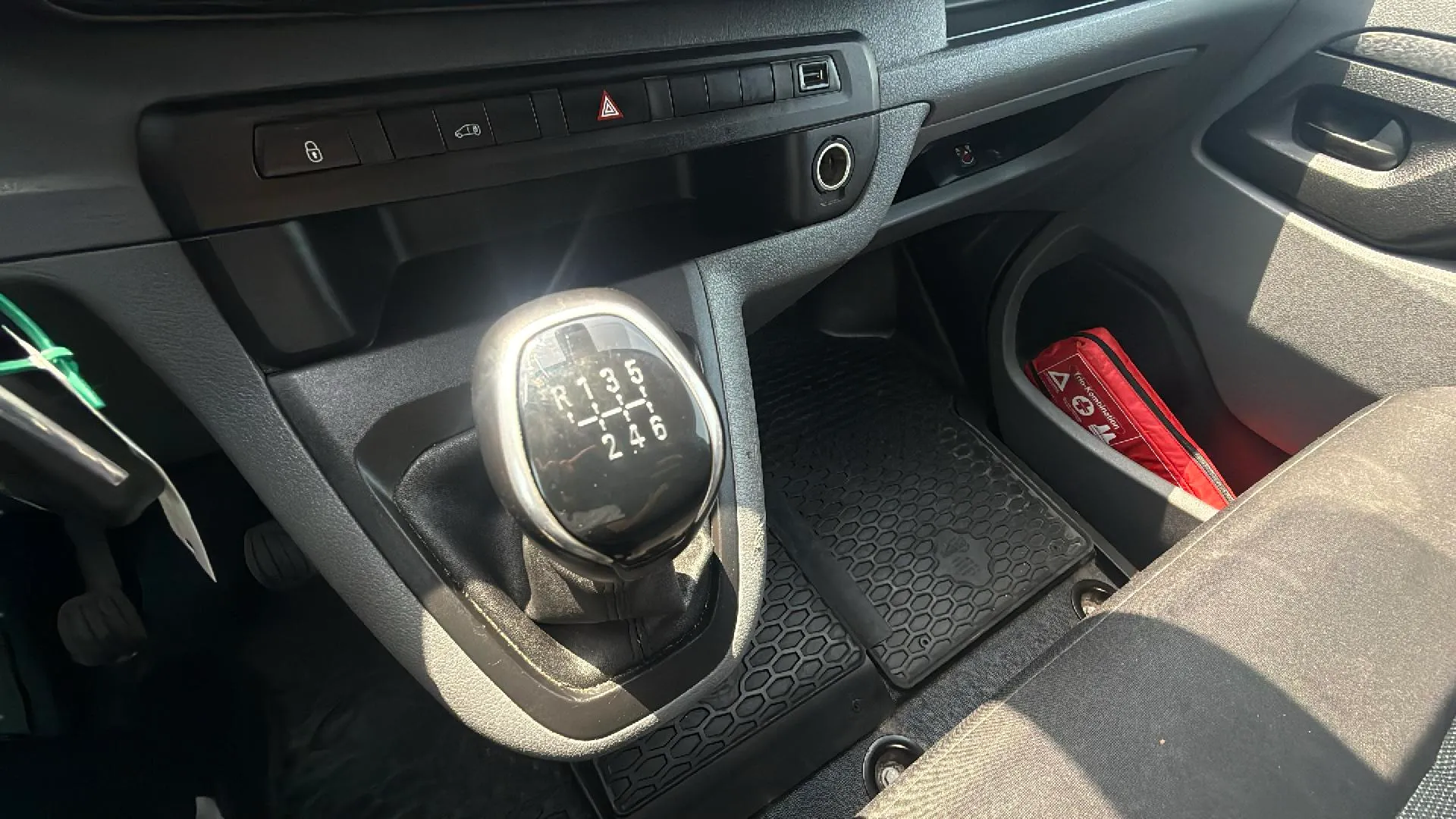 Fiat Scudo Furgón L2 MT6 Lounge - foto 19