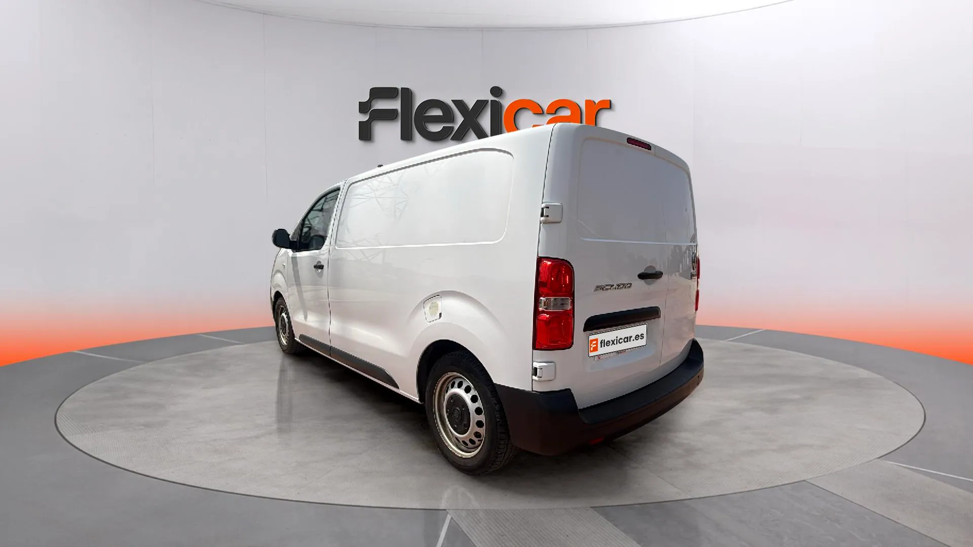 Fiat Scudo Furgón L2 MT6 Lounge - foto 5