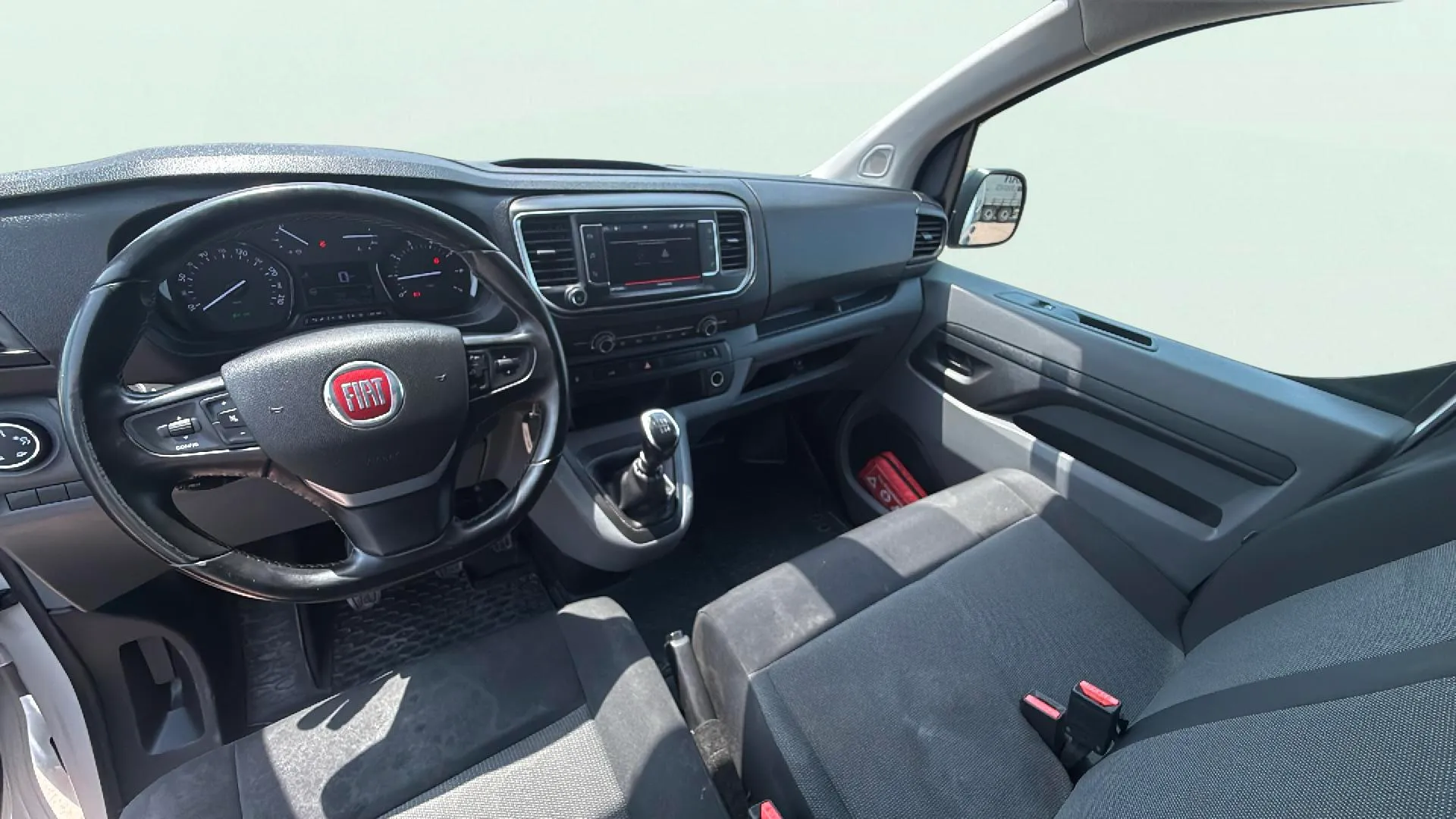 Fiat Scudo Furgón L2 MT6 Lounge - foto 16