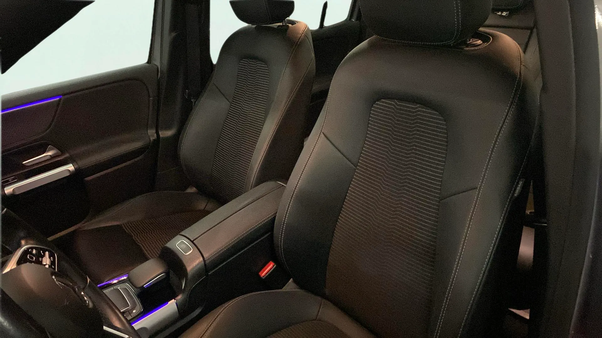 Mercedes-Benz EQB 250 - foto 27