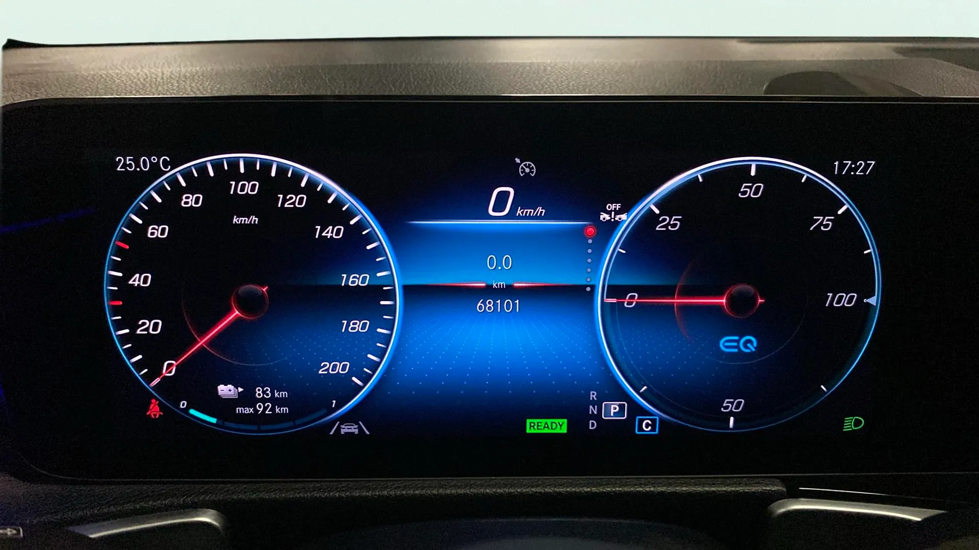 Mercedes-Benz EQB 250 - foto 14