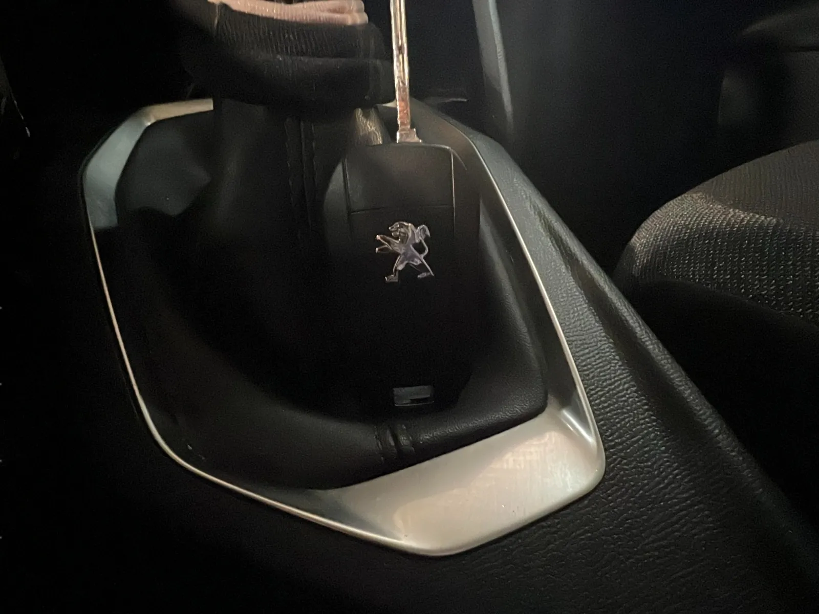 Peugeot 208 PureTech Allure - foto 12