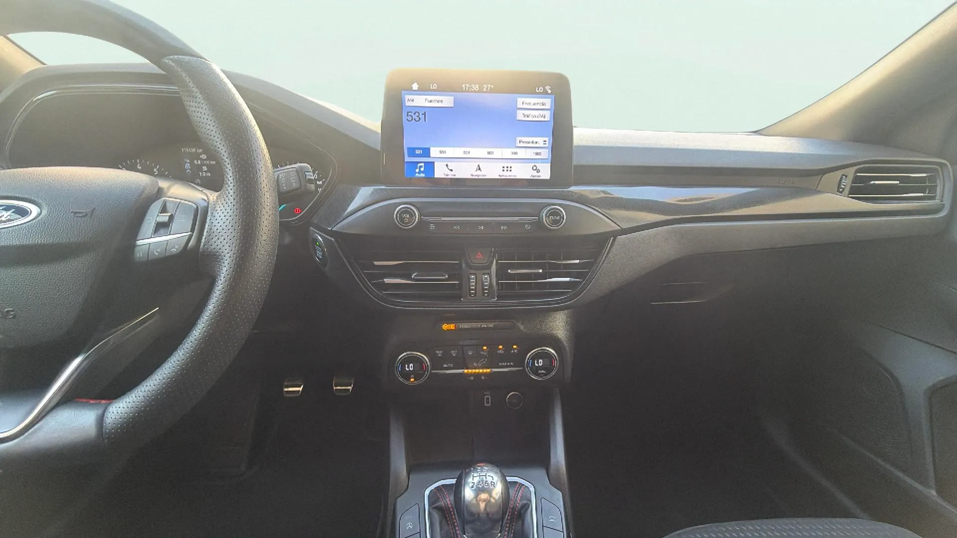 Ford Focus 1.0 EcoBoost ST-Line - foto 11