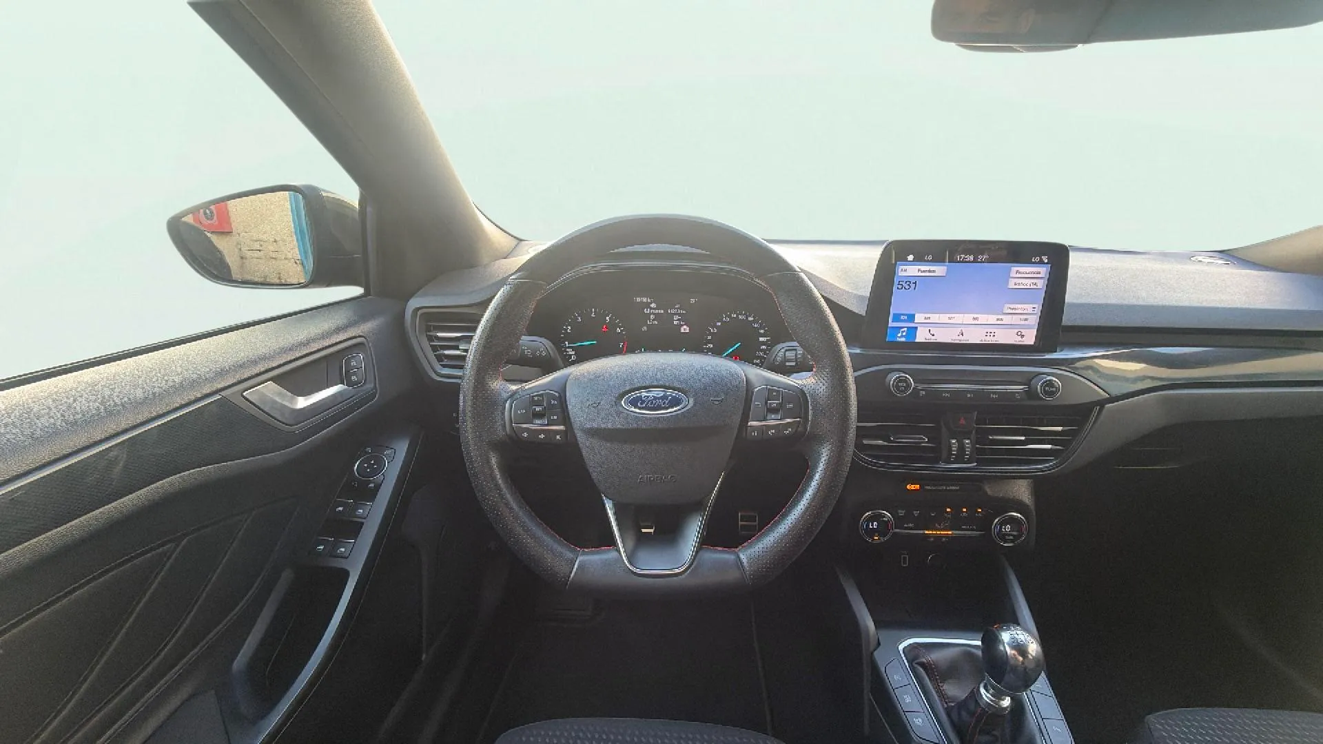 Ford Focus 1.0 EcoBoost ST-Line - foto 12