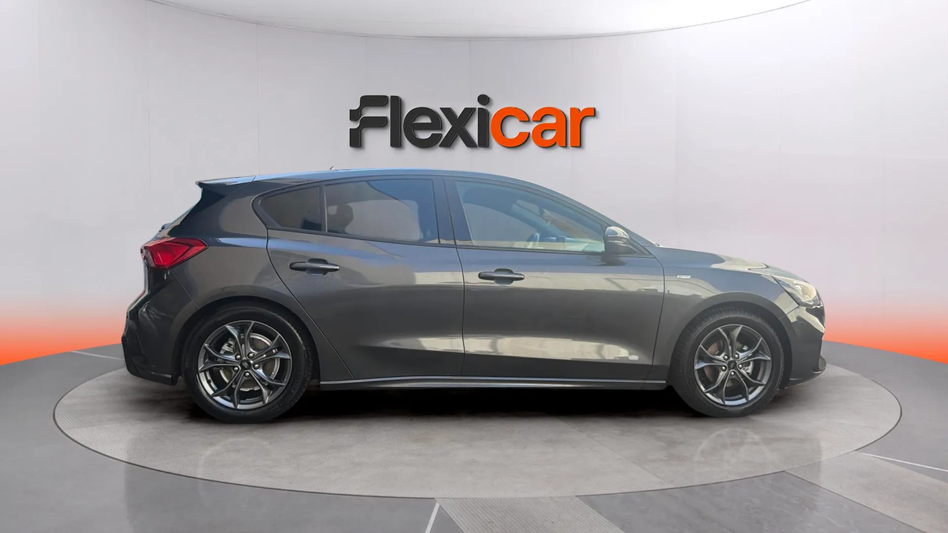 Ford Focus 1.0 EcoBoost ST-Line - foto 8