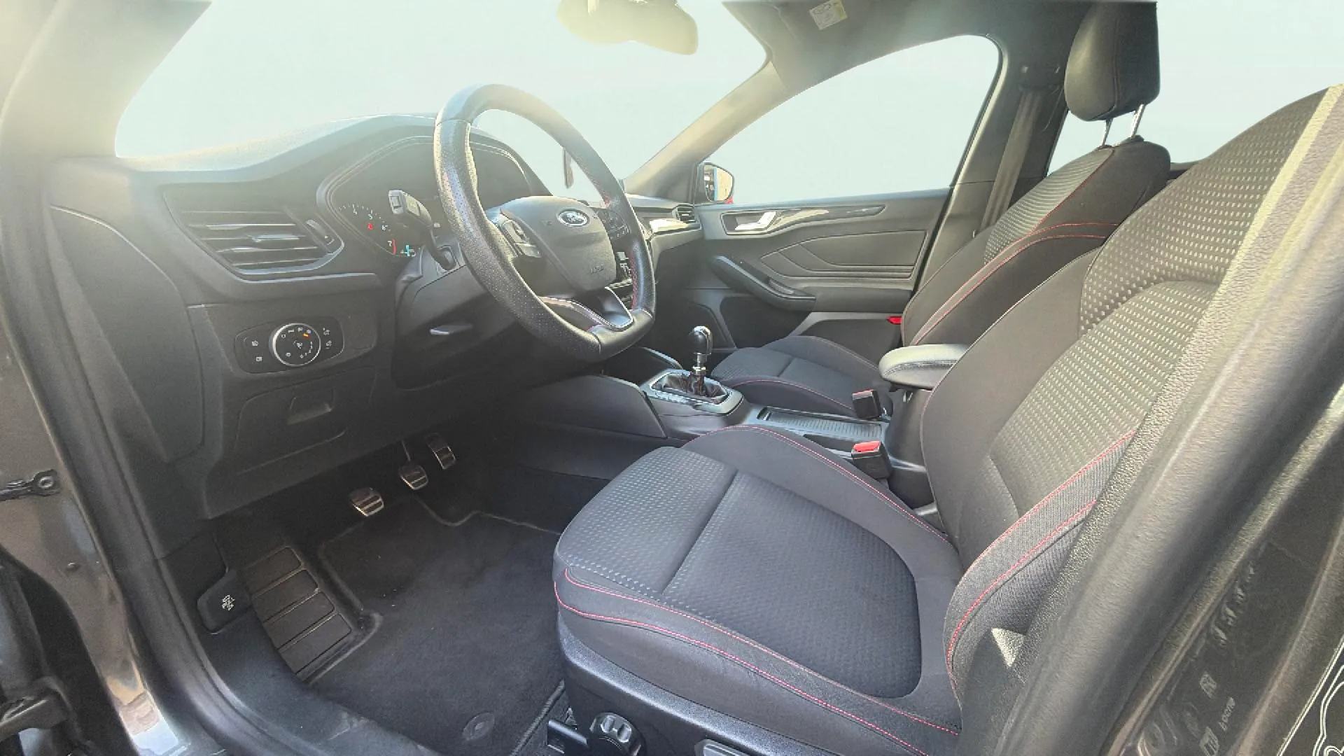 Ford Focus 1.0 EcoBoost ST-Line - foto 14