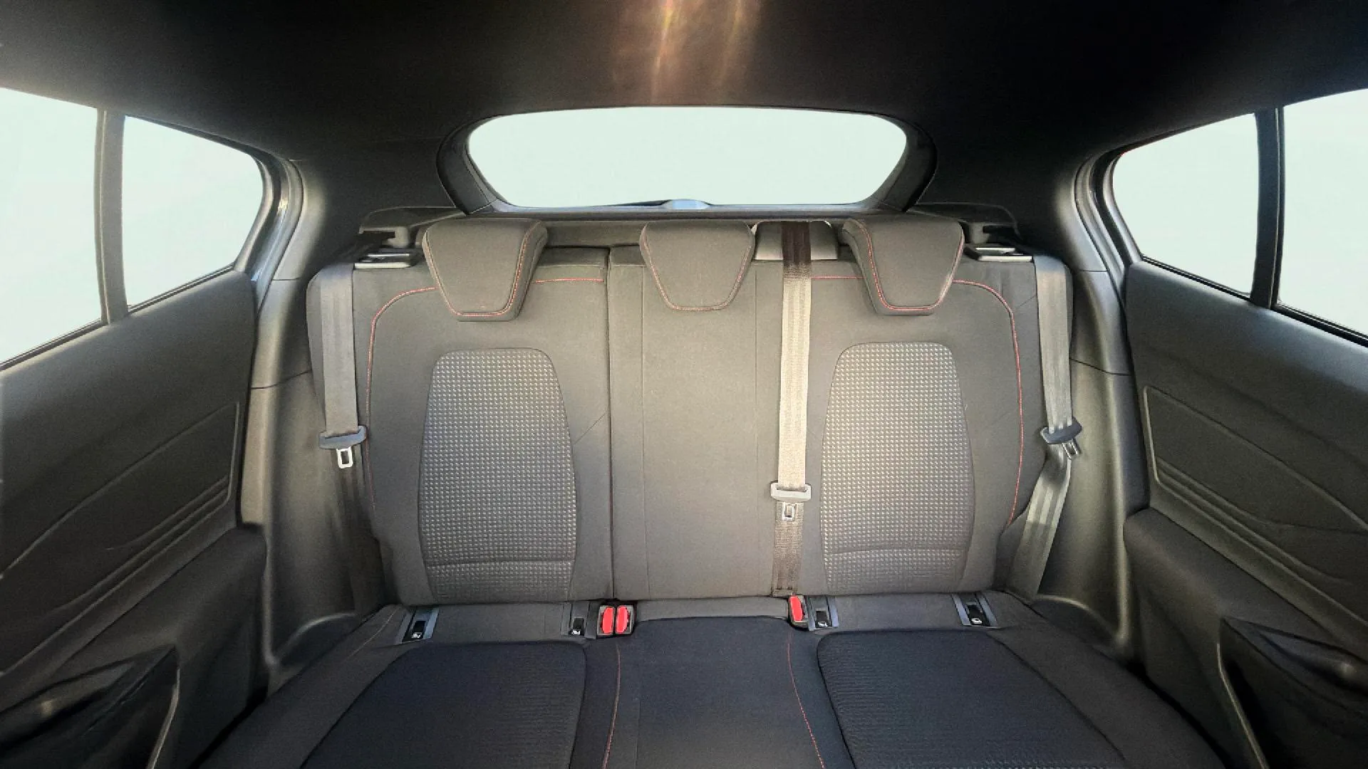 Ford Focus 1.0 EcoBoost ST-Line - foto 16