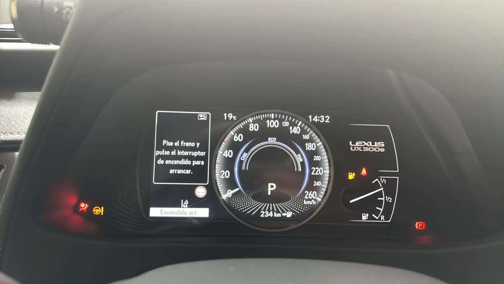 Lexus UX 300e e-UX Plus - foto 13