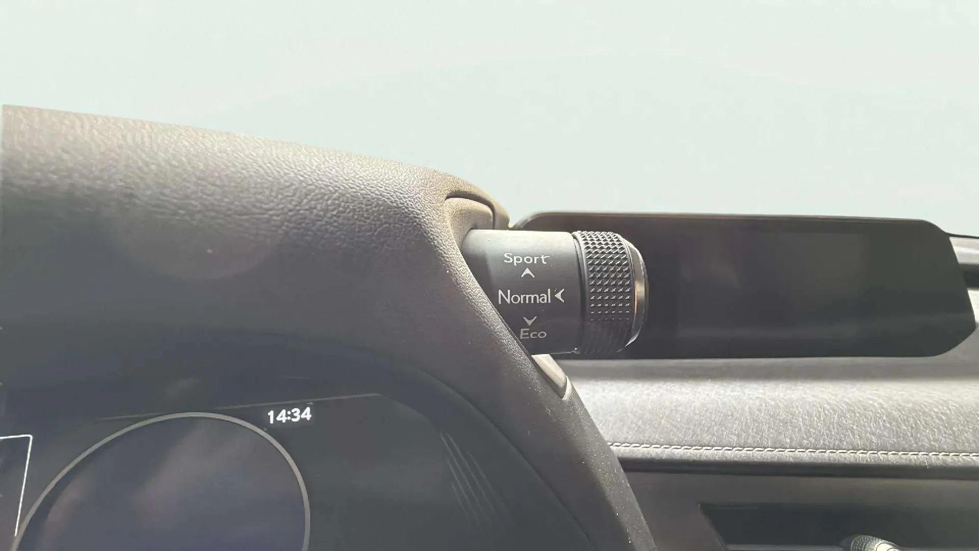 Lexus UX 300e e-UX Plus - foto 20