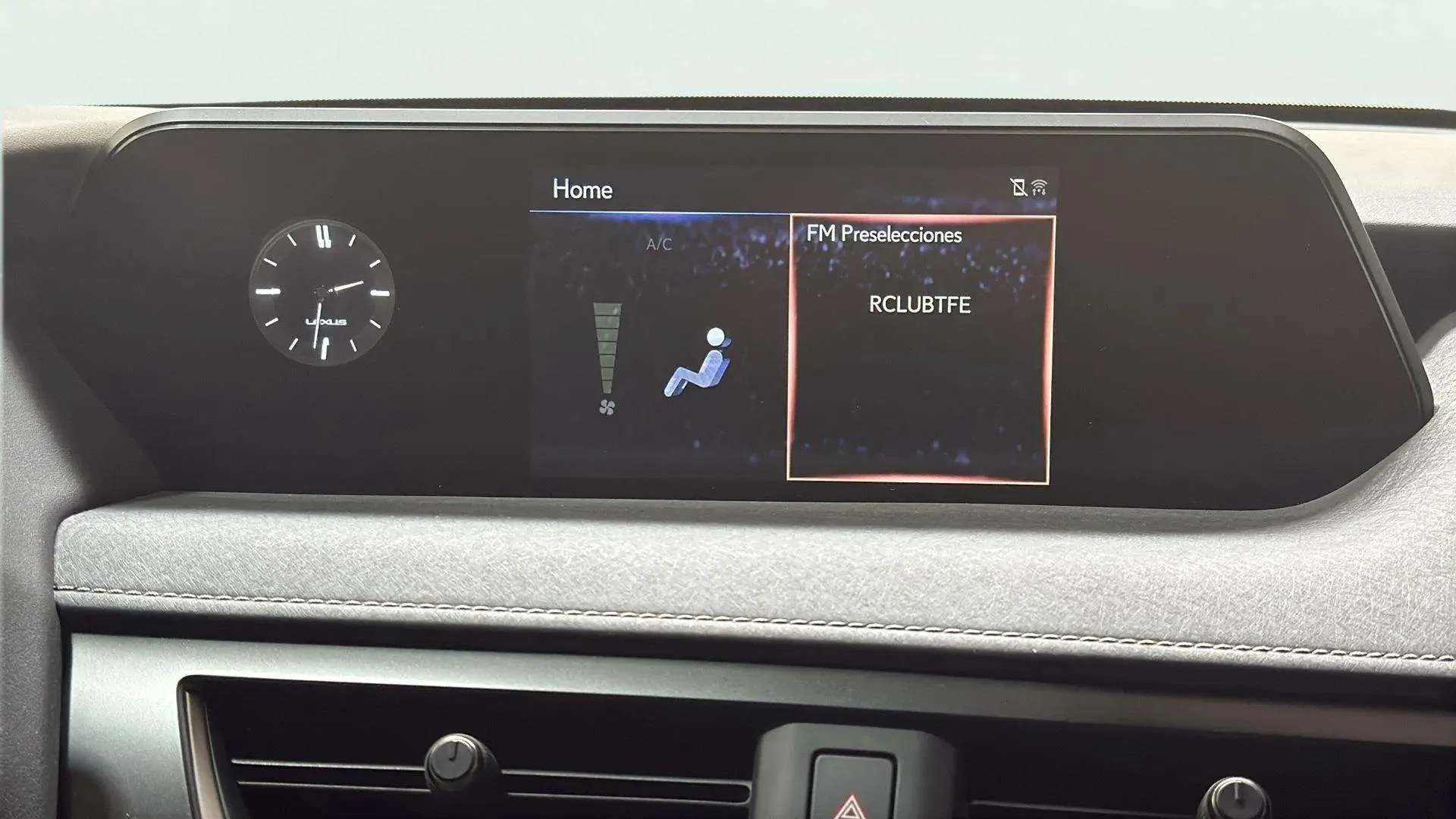 Lexus UX 300e e-UX Plus - foto 8