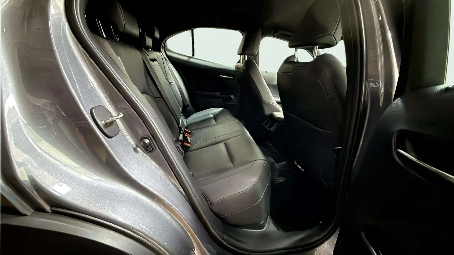 Lexus UX 300e e-UX Plus - foto 11