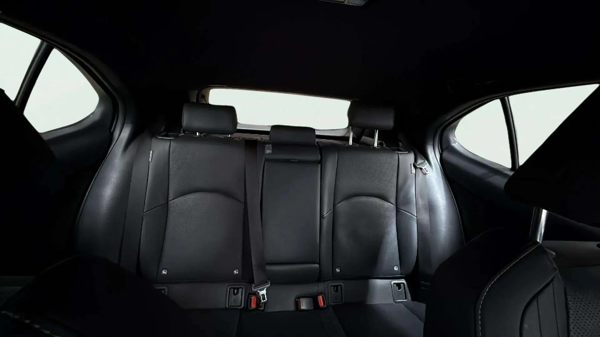 Lexus UX 300e e-UX Plus - foto 24