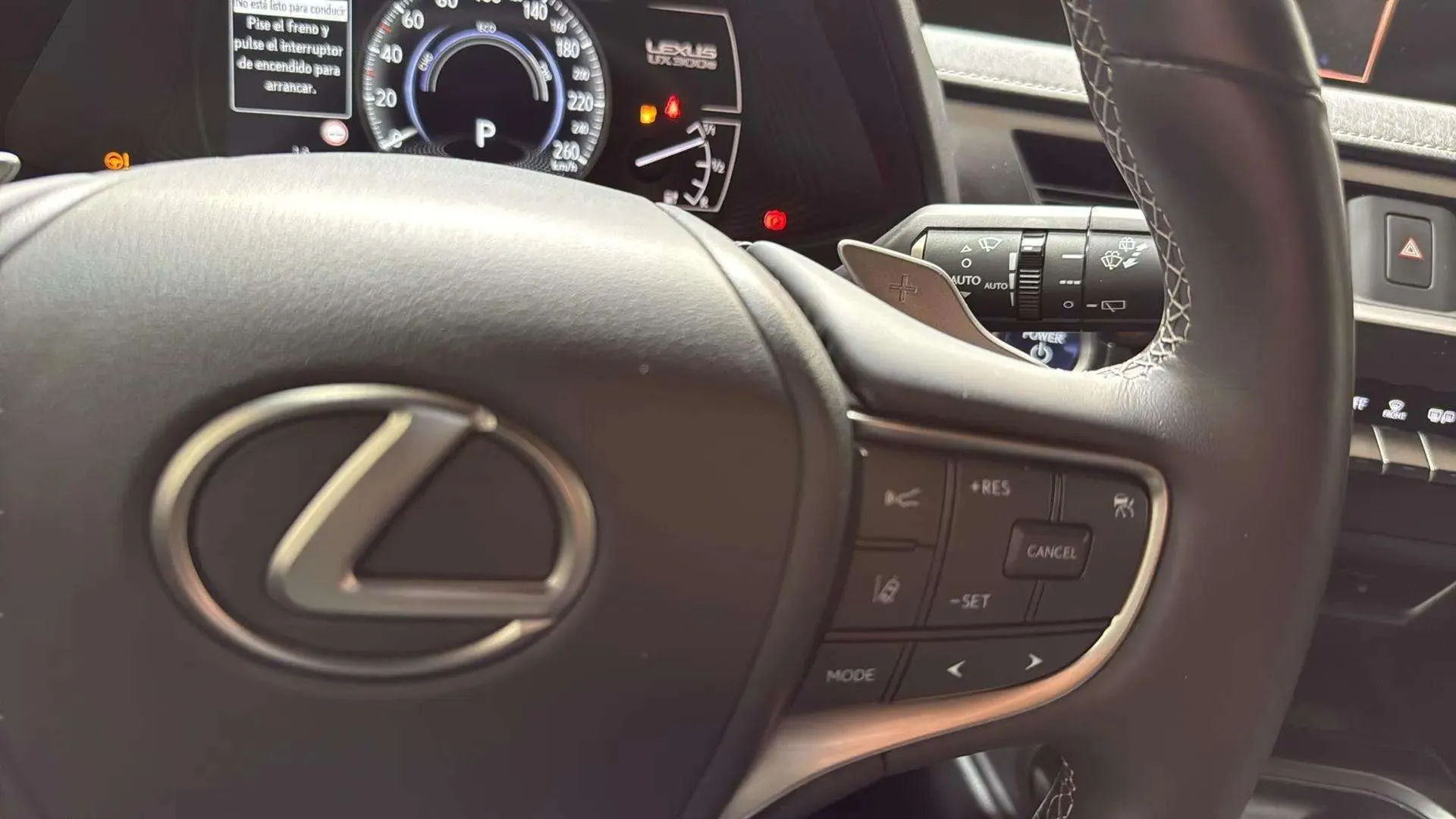 Lexus UX 300e e-UX Plus - foto 14